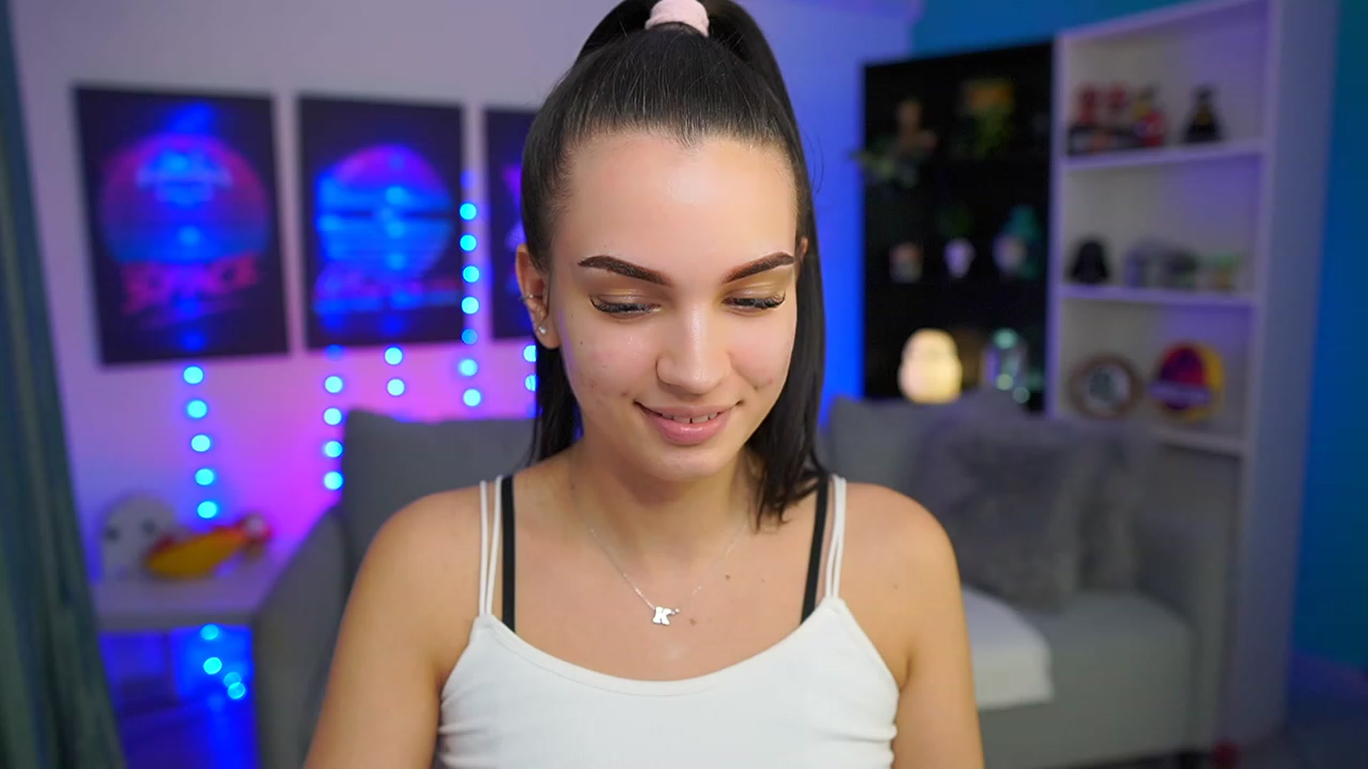Gallery image thumbnail from Kylie_Quinn's myfreecams stream on, 03/25/2023, 22:03 image 5 of 20