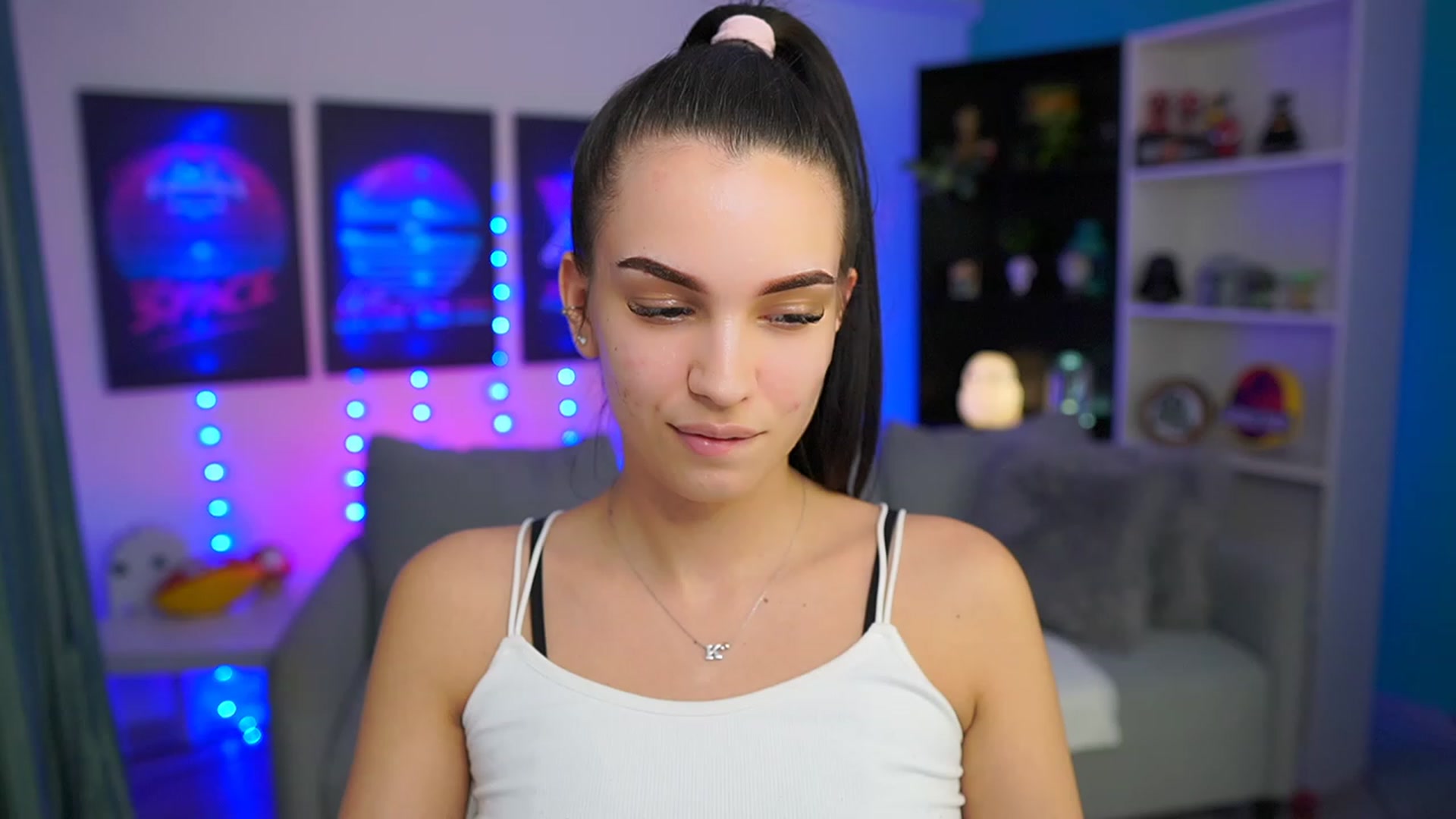 Gallery image thumbnail from Kylie_Quinn's myfreecams stream on, 03/25/2023, 22:03 image 19 of 20