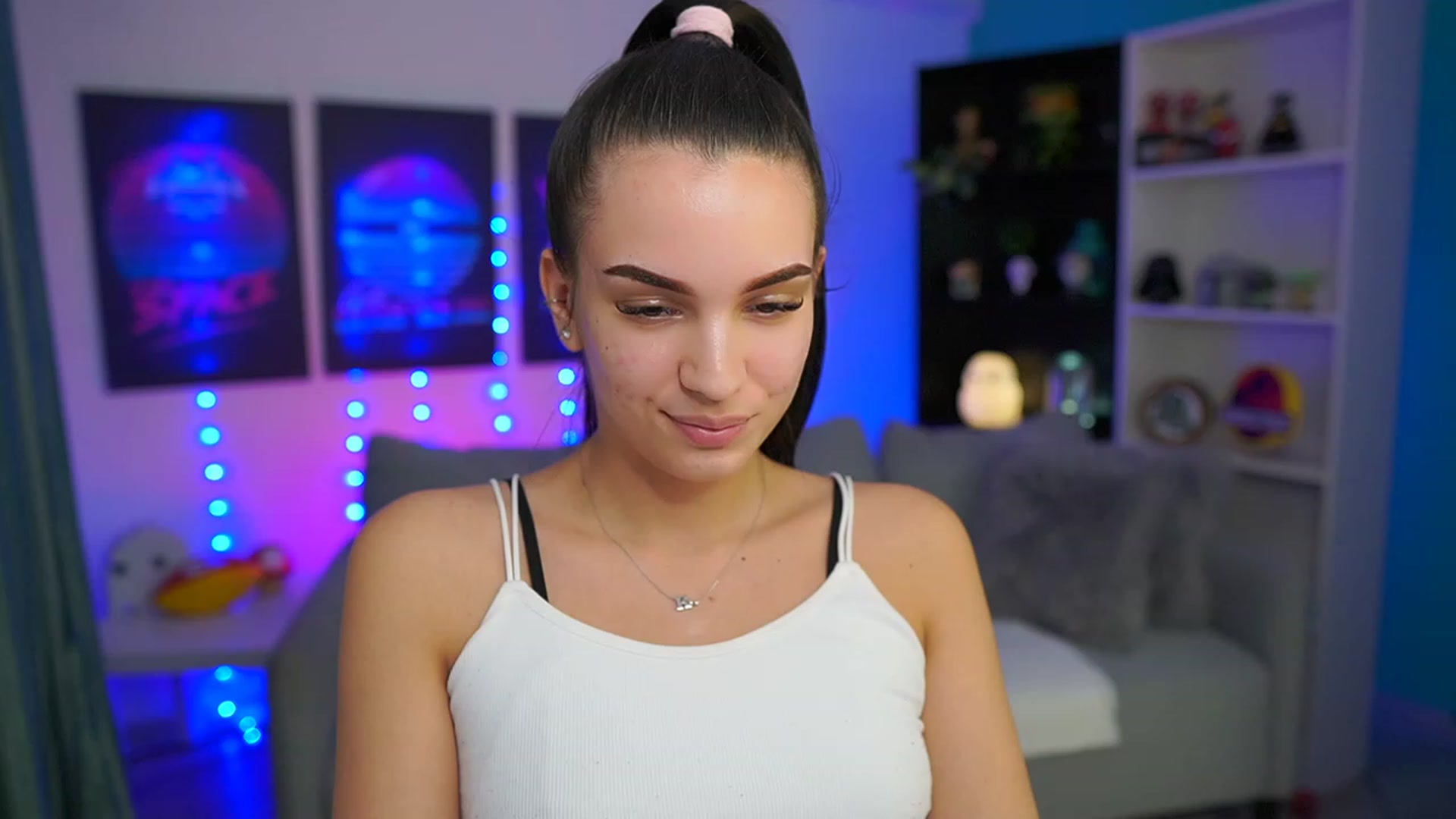 Gallery image thumbnail from Kylie_Quinn's myfreecams stream on, 03/25/2023, 22:03 image 11 of 20