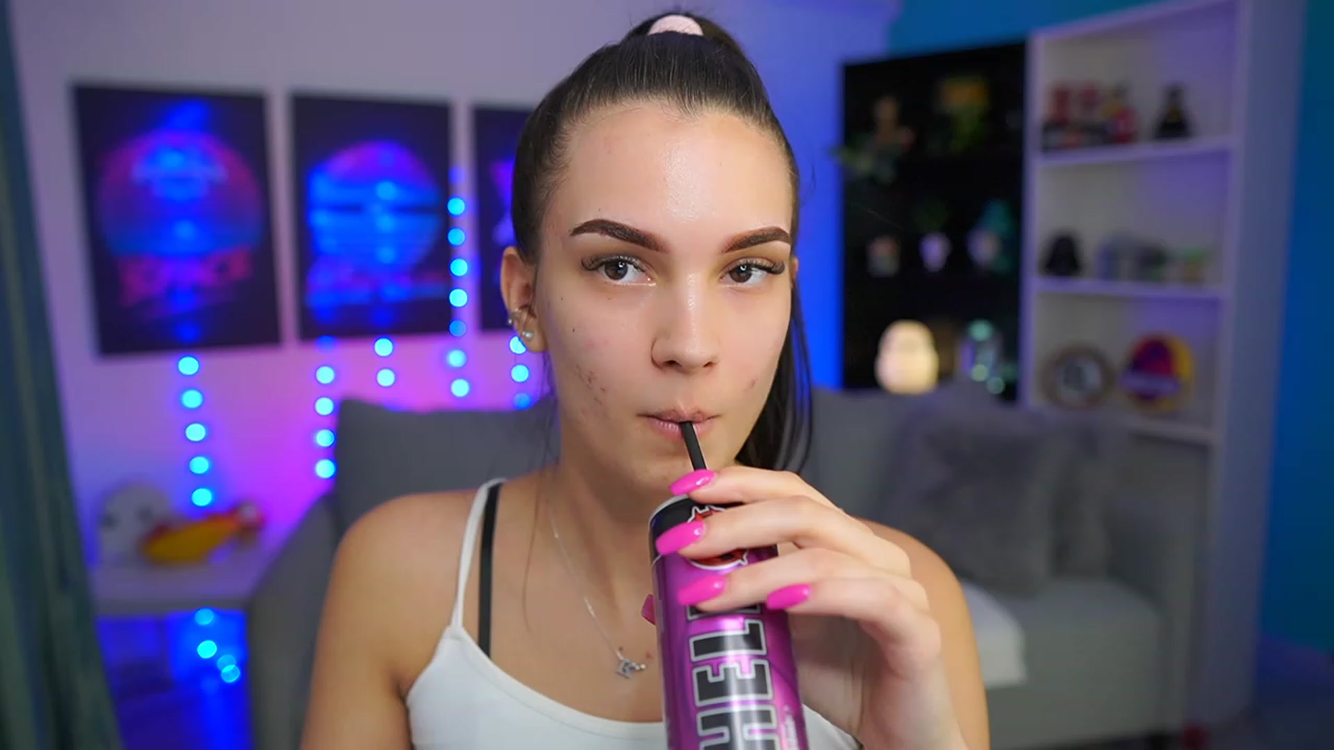 Gallery image thumbnail from Kylie_Quinn's myfreecams stream on, 03/25/2023, 22:46 image 10 of 20