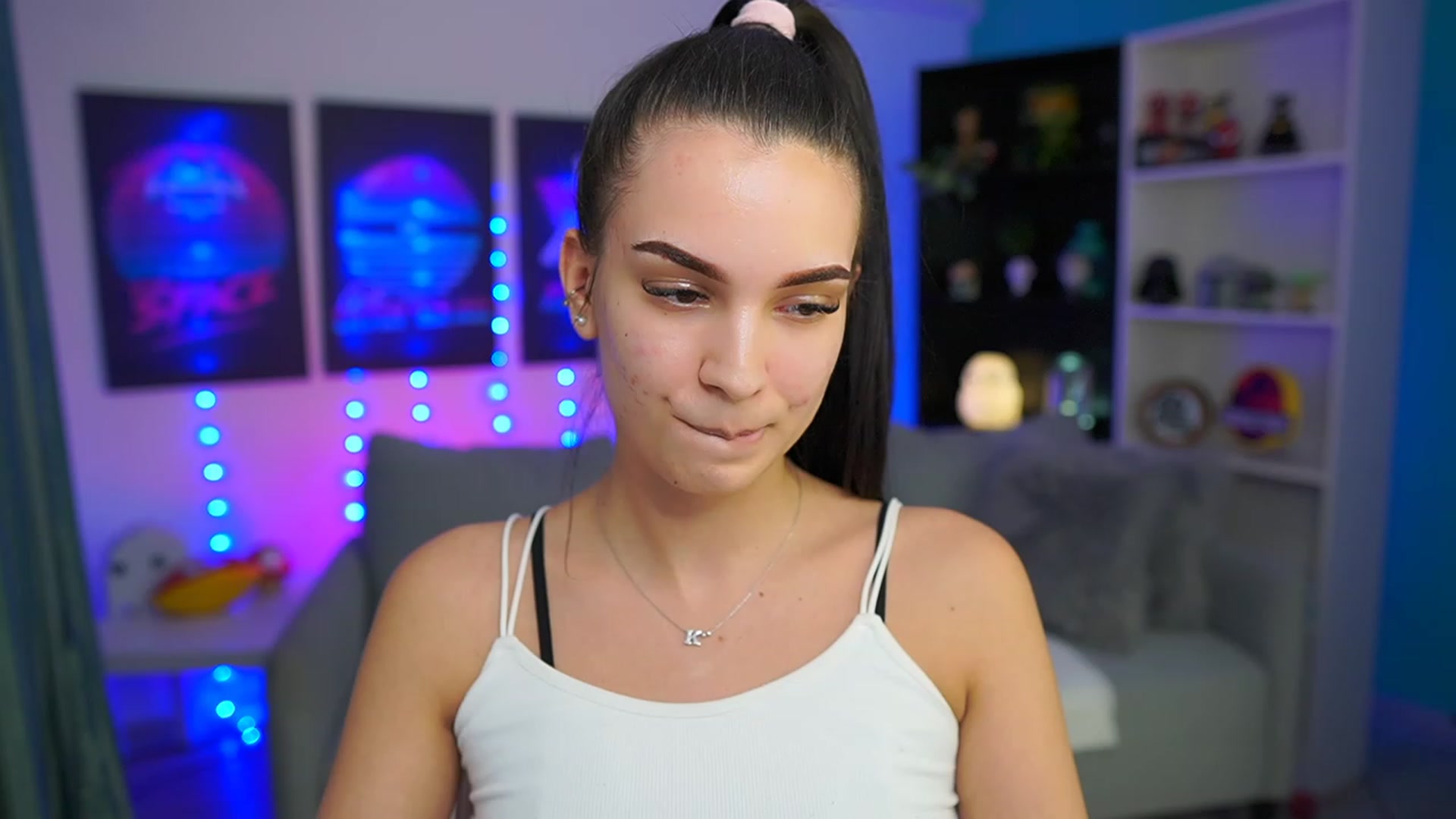 Gallery image thumbnail from Kylie_Quinn's myfreecams stream on, 03/26/2023, 24:36 image 5 of 20