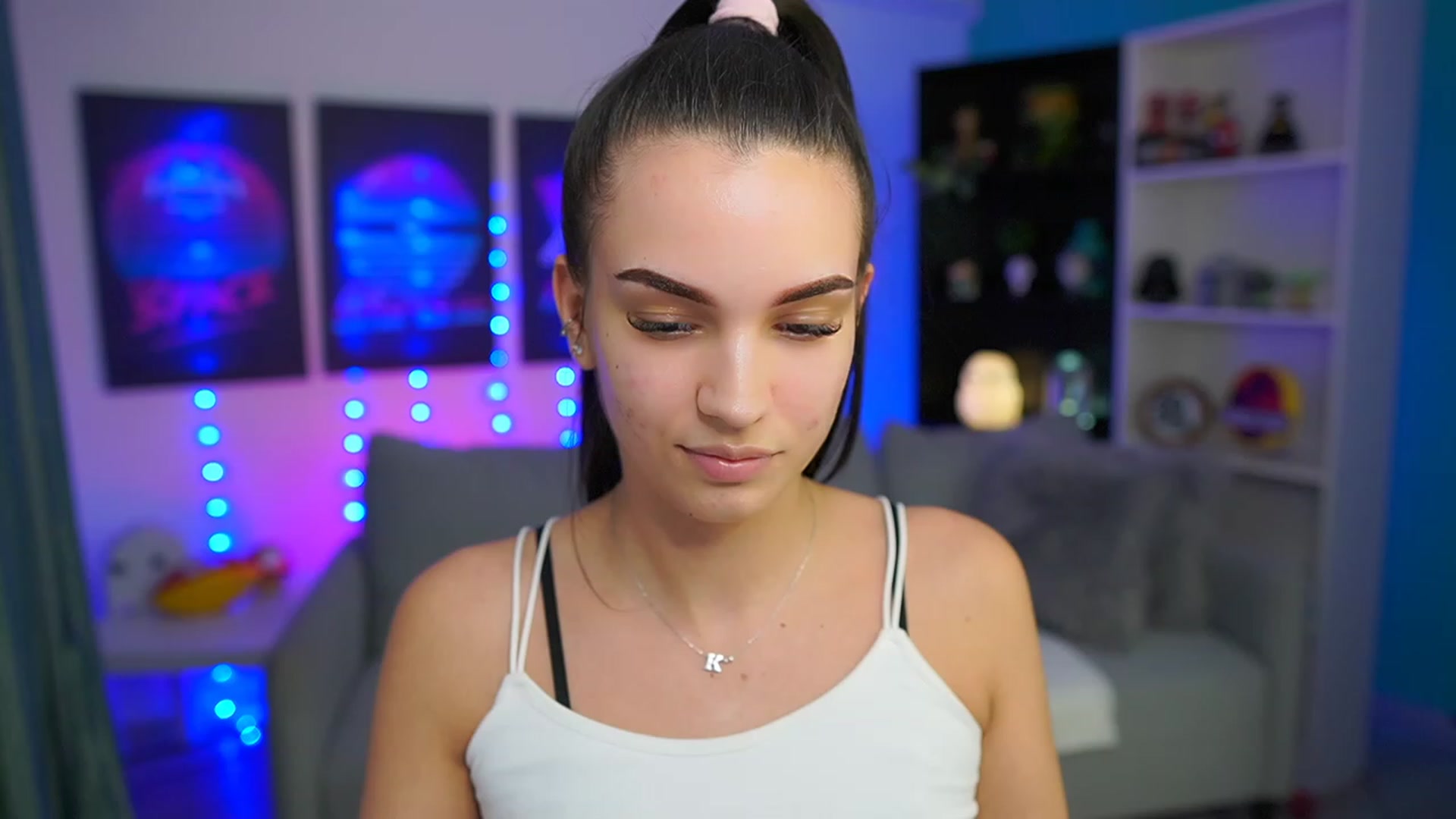 Gallery image thumbnail from Kylie_Quinn's myfreecams stream on, 03/26/2023, 24:36 image 8 of 20