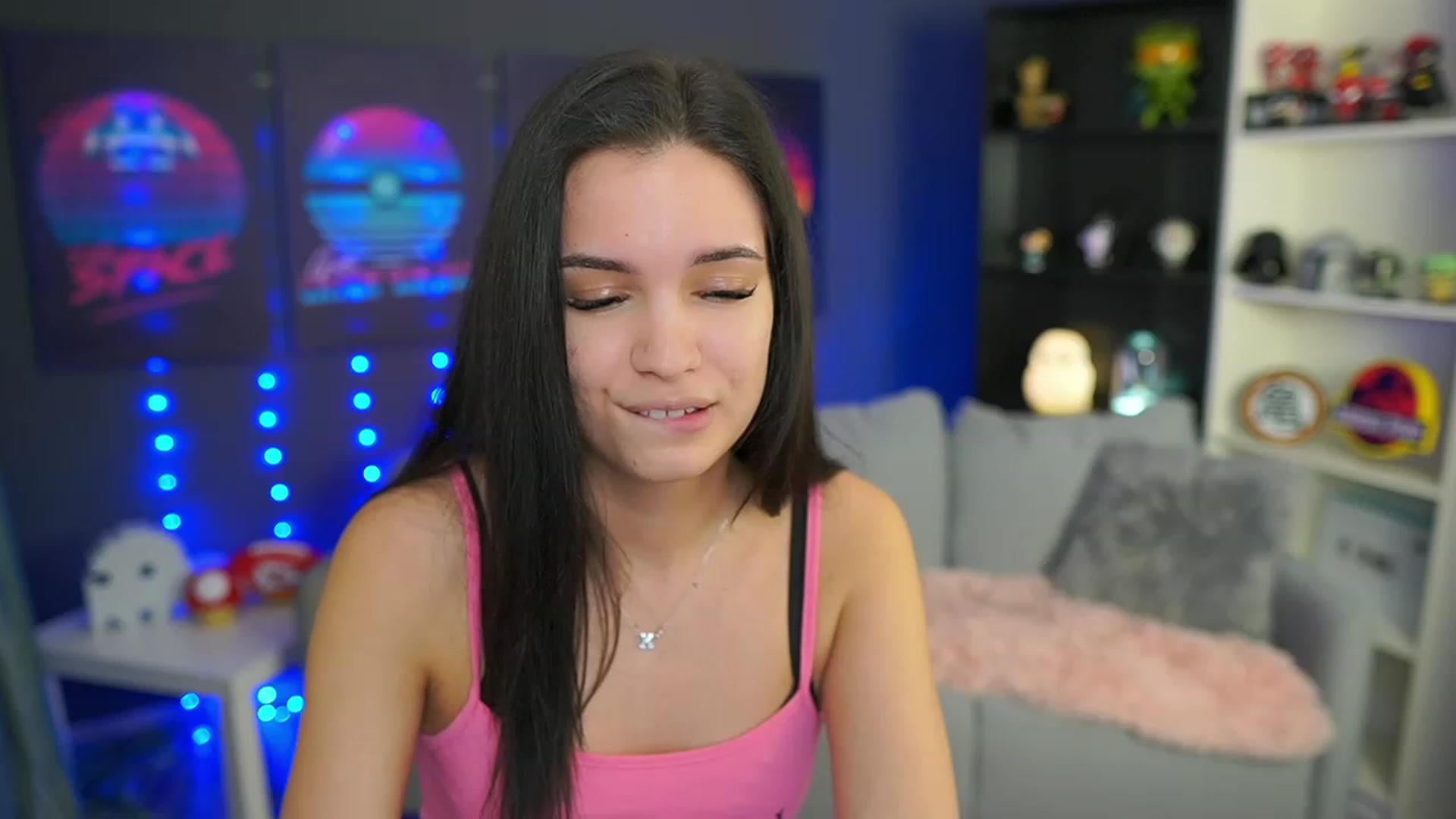 Gallery image thumbnail from Kylie_Quinn's myfreecams stream on, 04/06/2023, 20:13 image 10 of 20