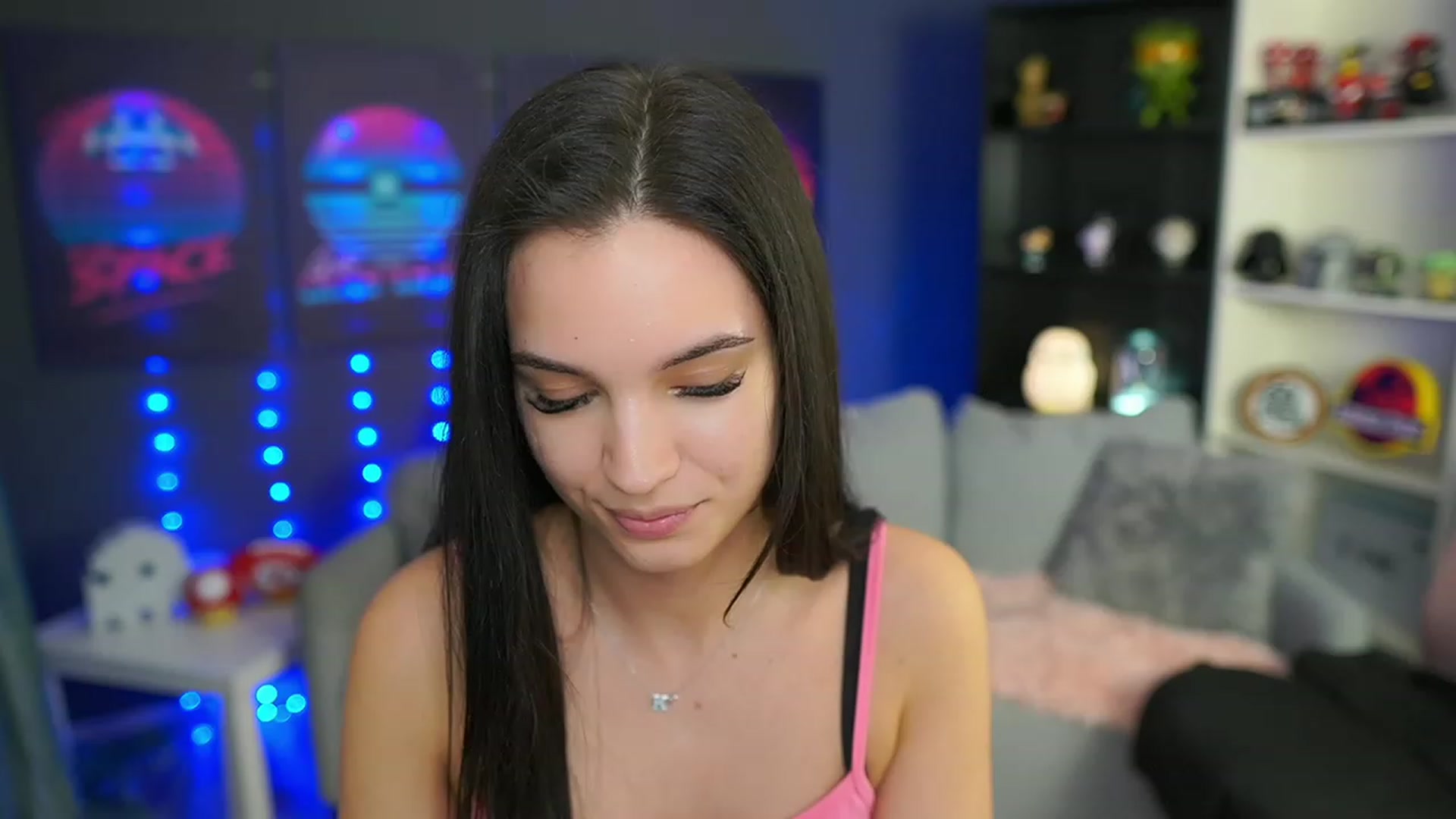 Gallery image thumbnail from Kylie_Quinn's myfreecams stream on, 04/06/2023, 20:36 image 17 of 20