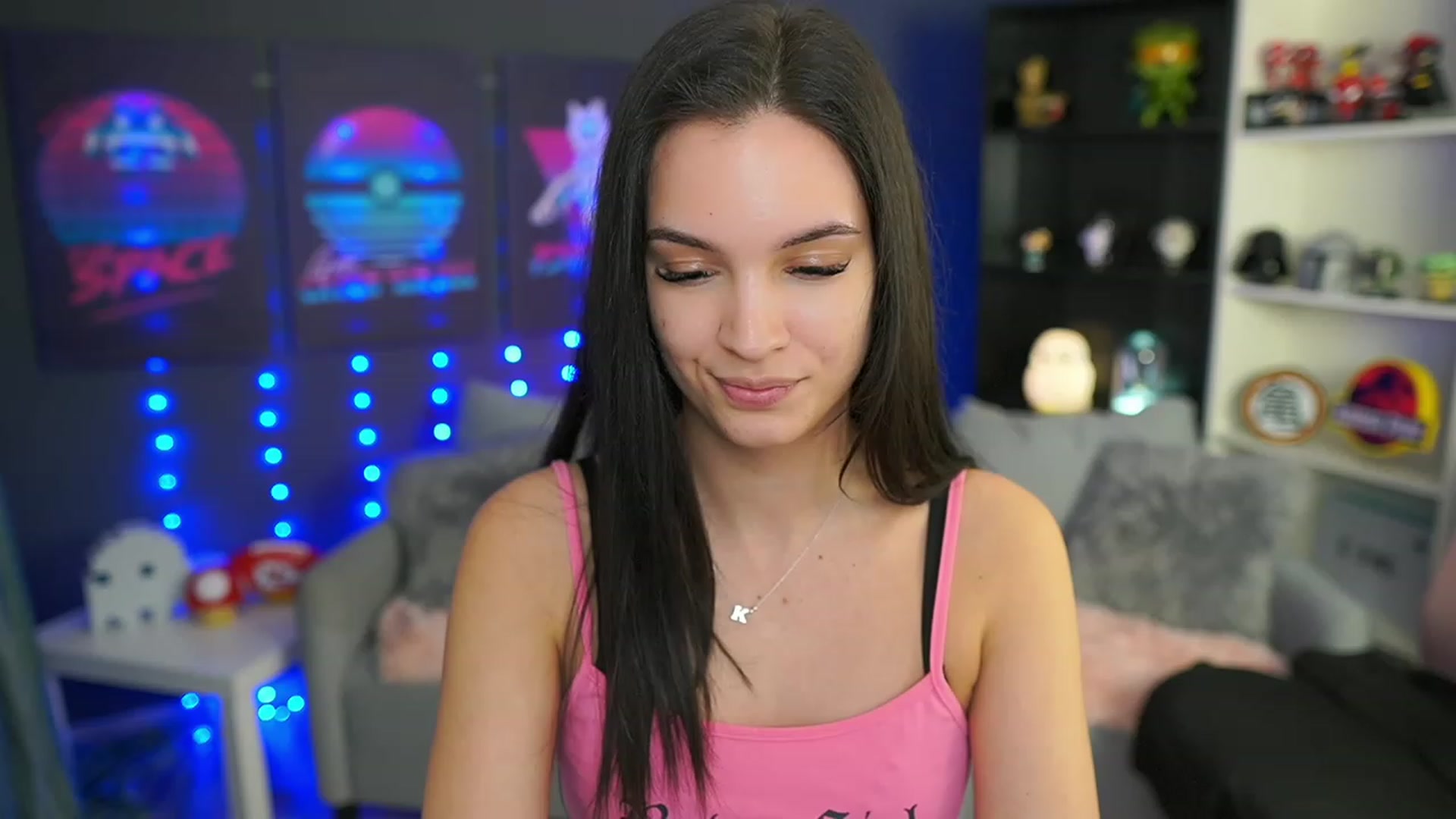 Gallery image thumbnail from Kylie_Quinn's myfreecams stream on, 04/06/2023, 20:36 image 1 of 20