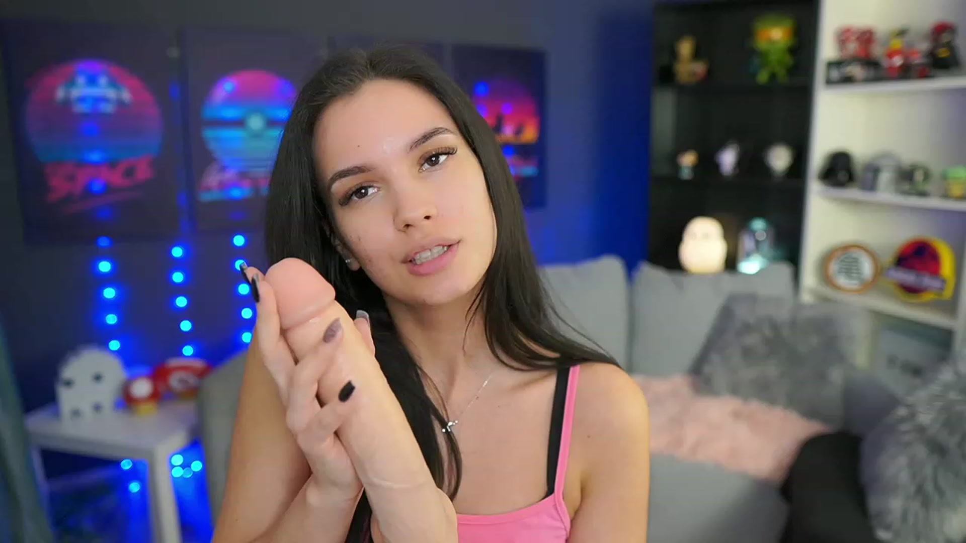 Gallery image thumbnail from Kylie_Quinn's myfreecams stream on, 04/06/2023, 22:17 image 16 of 20