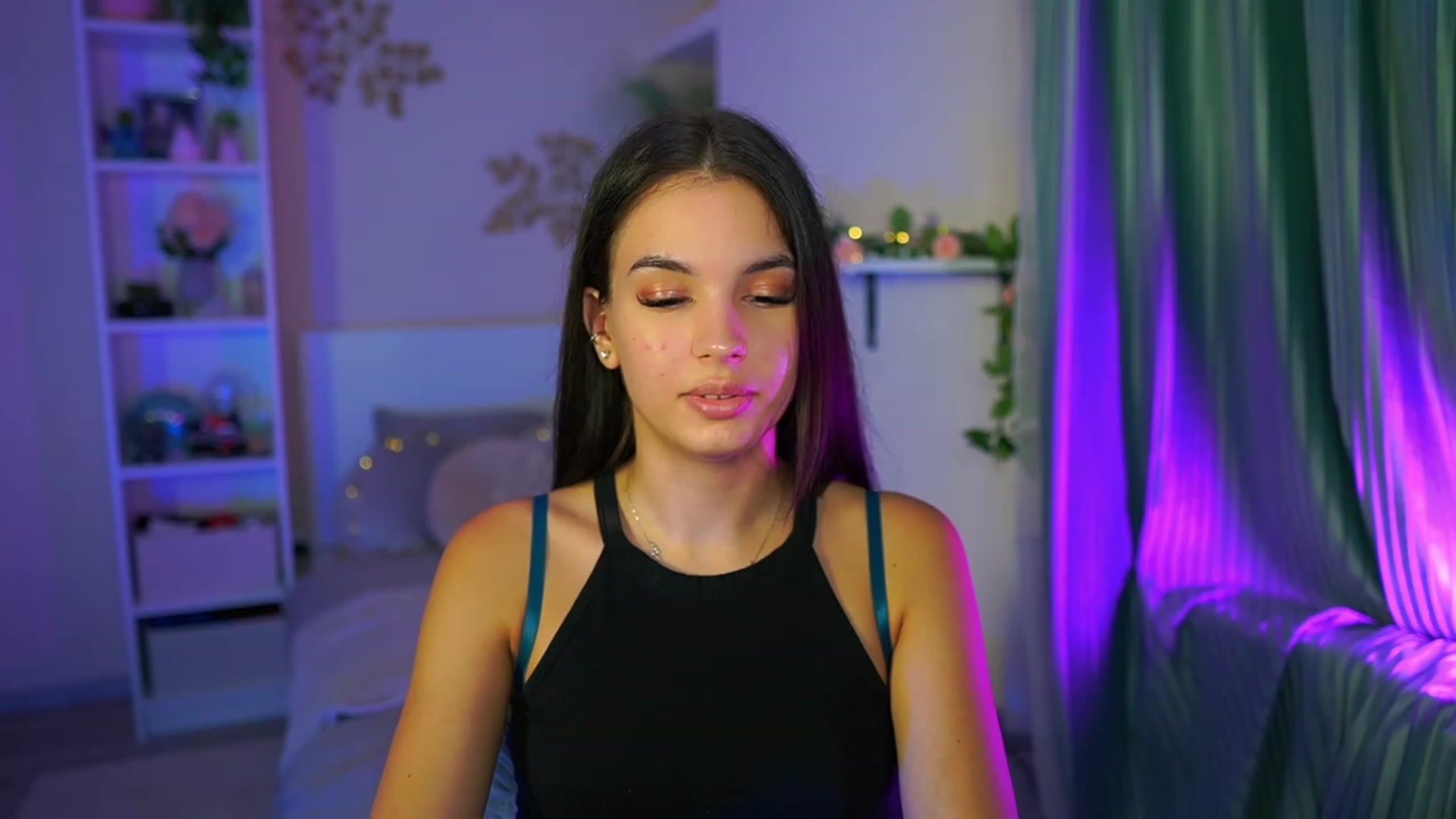Gallery image thumbnail from Kylie_Quinn's myfreecams stream on, 08/27/2023, 23:06 image 8 of 20