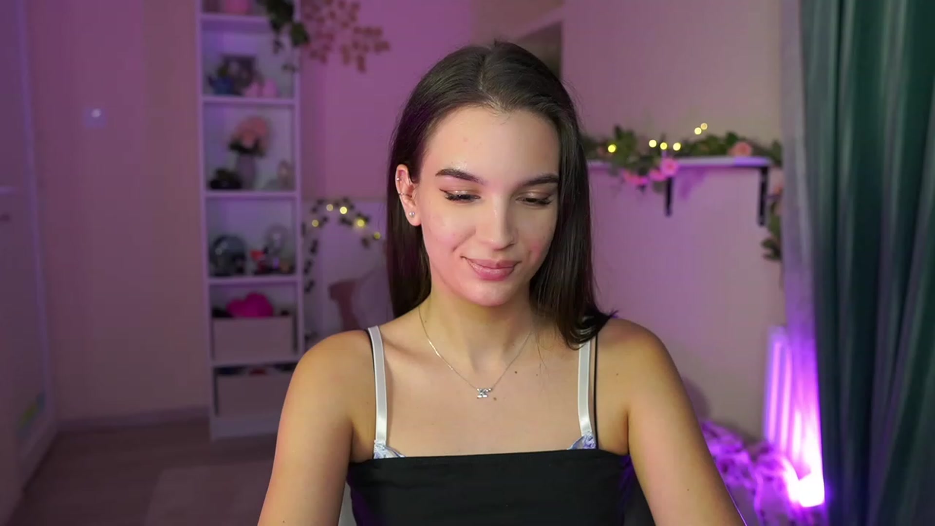Gallery image thumbnail from Kylie_Quinn's myfreecams stream on, 10/24/2023, 22:00 image 14 of 20