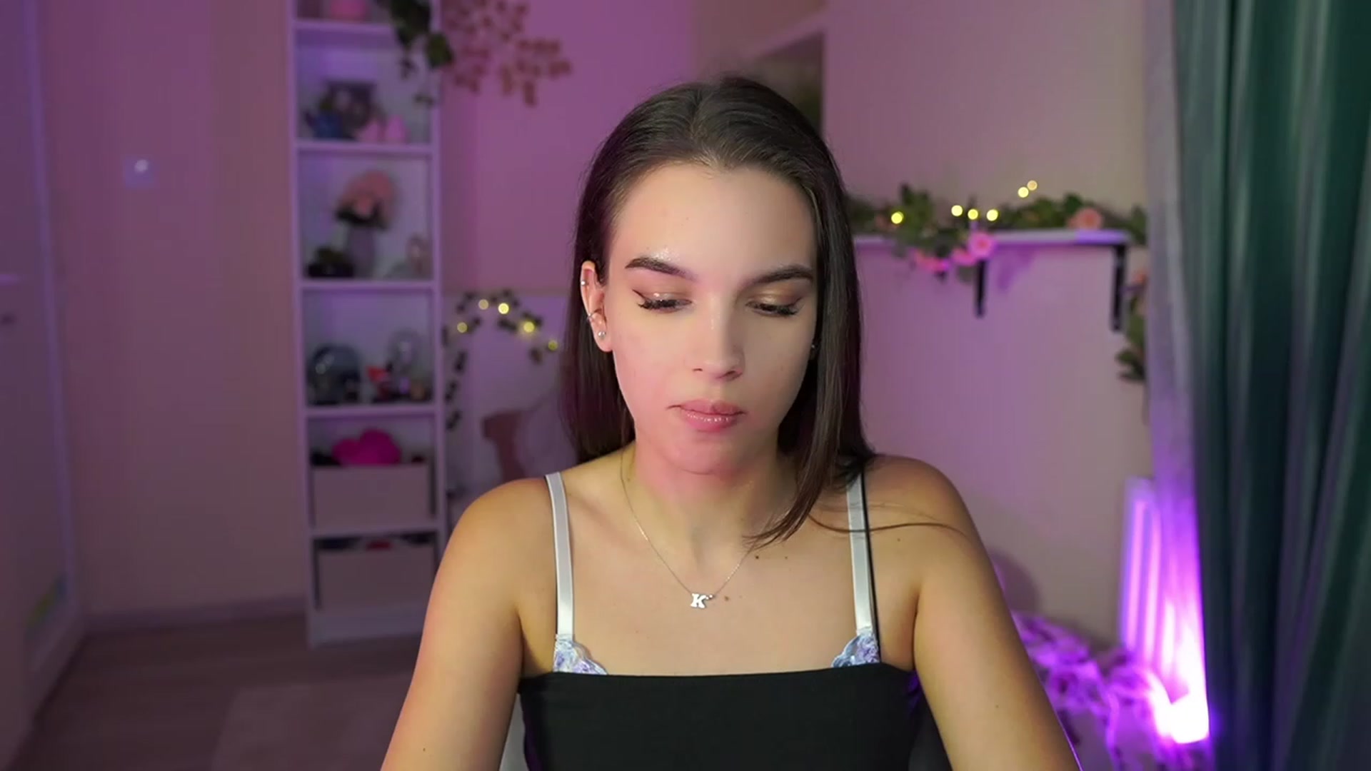 Gallery image thumbnail from Kylie_Quinn's myfreecams stream on, 10/24/2023, 22:00 image 3 of 20