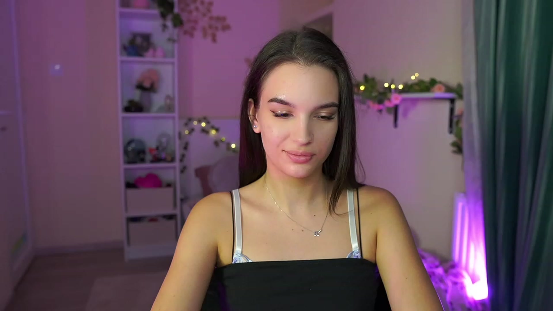 Gallery image thumbnail from Kylie_Quinn's myfreecams stream on, 10/24/2023, 22:00 image 17 of 20