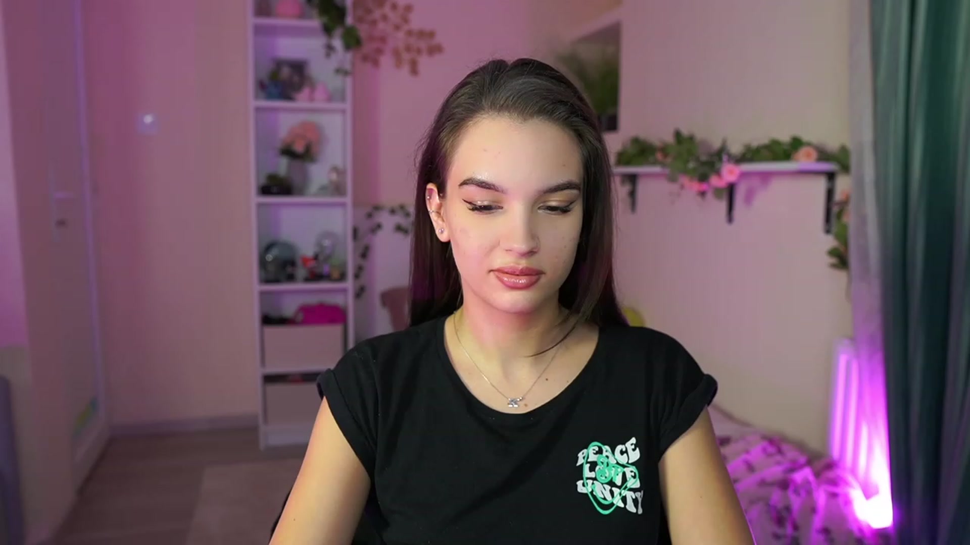 Gallery image thumbnail from Kylie_Quinn's myfreecams stream on, 10/25/2023, 14:40 image 1 of 20