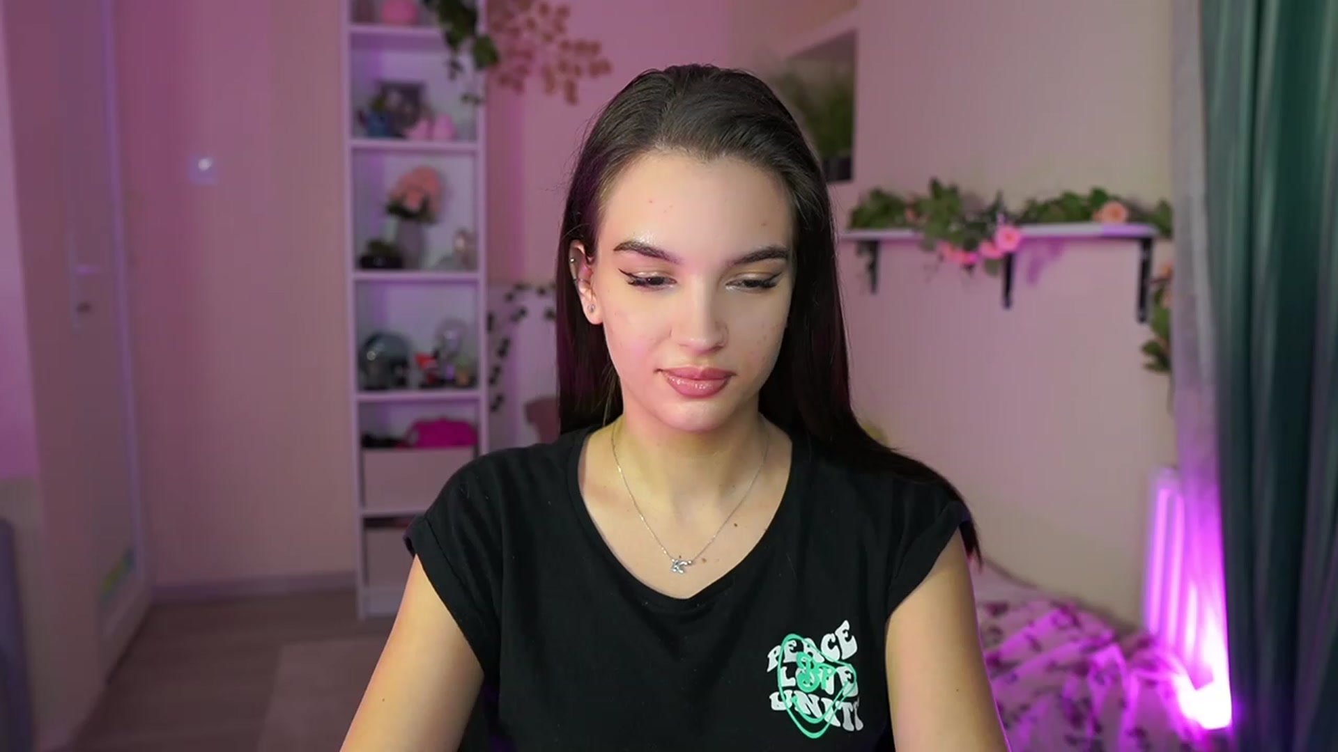 Gallery image thumbnail from Kylie_Quinn's myfreecams stream on, 10/25/2023, 14:40 image 6 of 20