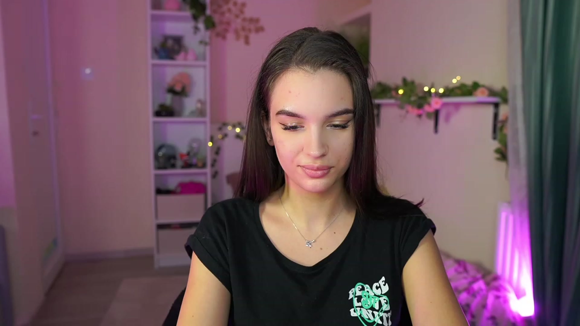 Gallery image thumbnail from Kylie_Quinn's myfreecams stream on, 10/25/2023, 17:10 image 7 of 20