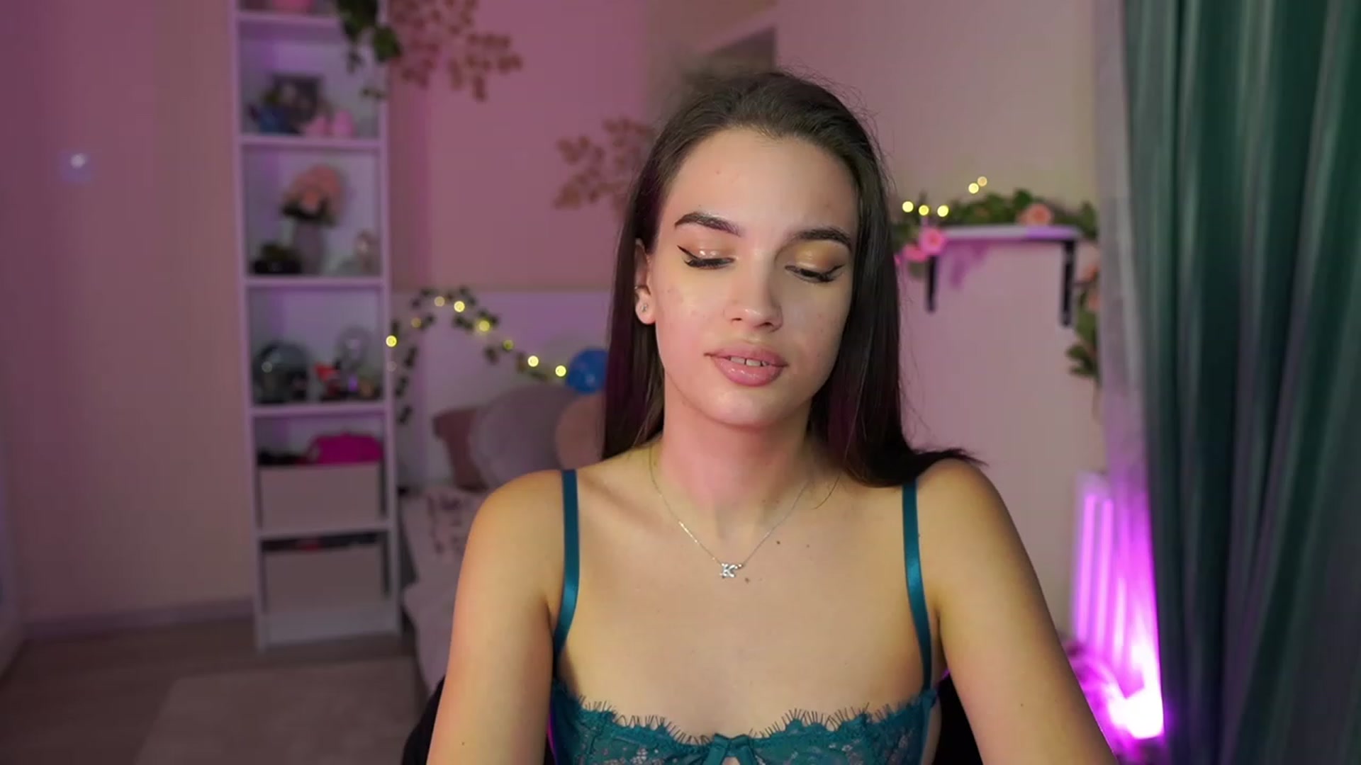 Gallery image thumbnail from Kylie_Quinn's myfreecams stream on, 10/25/2023, 17:10 image 13 of 20