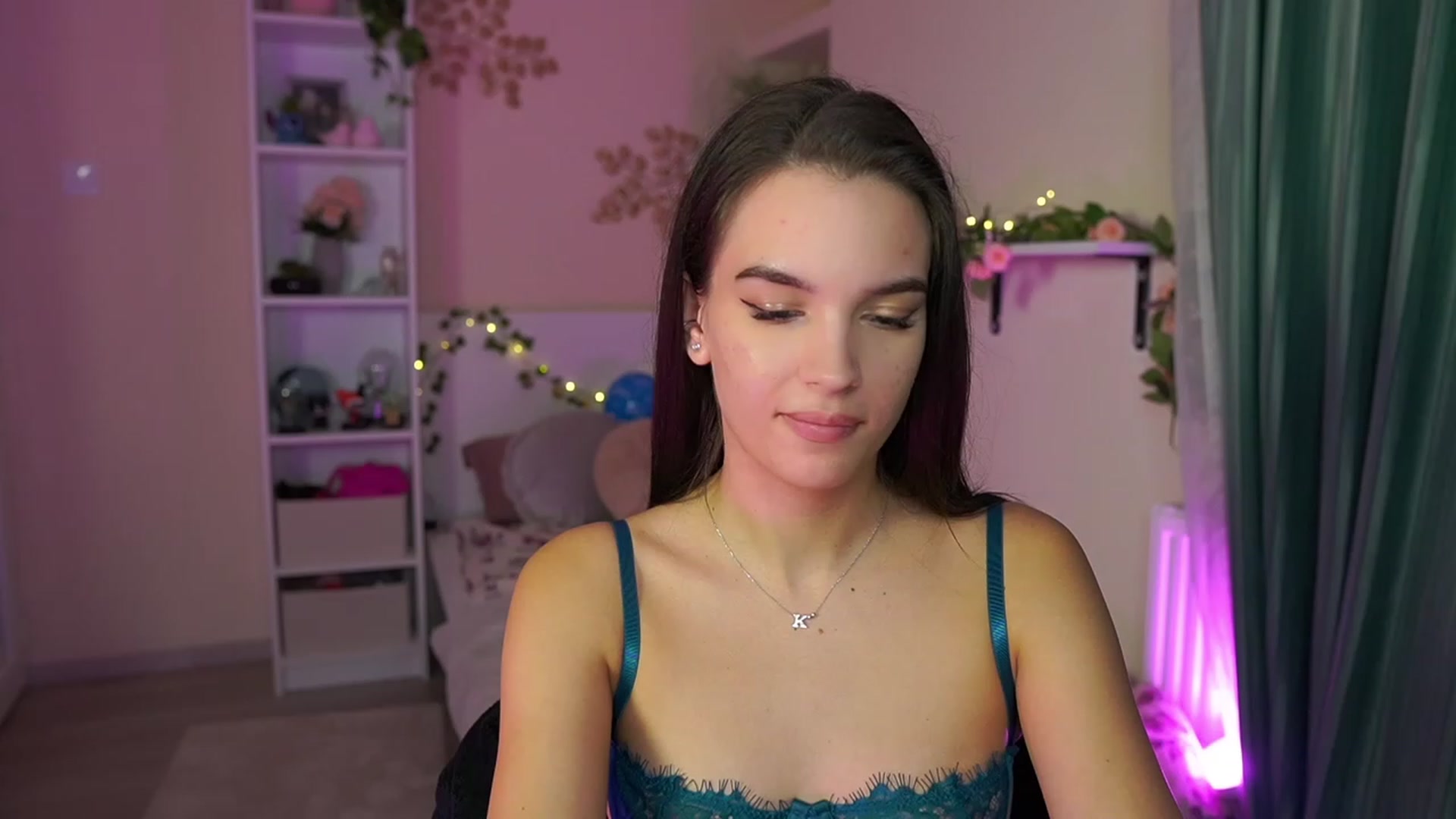 Gallery image thumbnail from Kylie_Quinn's myfreecams stream on, 10/25/2023, 17:10 image 14 of 20