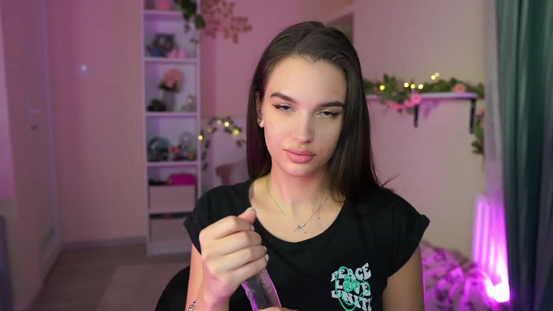 Gallery image thumbnail from Kylie_Quinn's myfreecams stream on, 10/25/2023, 17:10 image 6 of 20