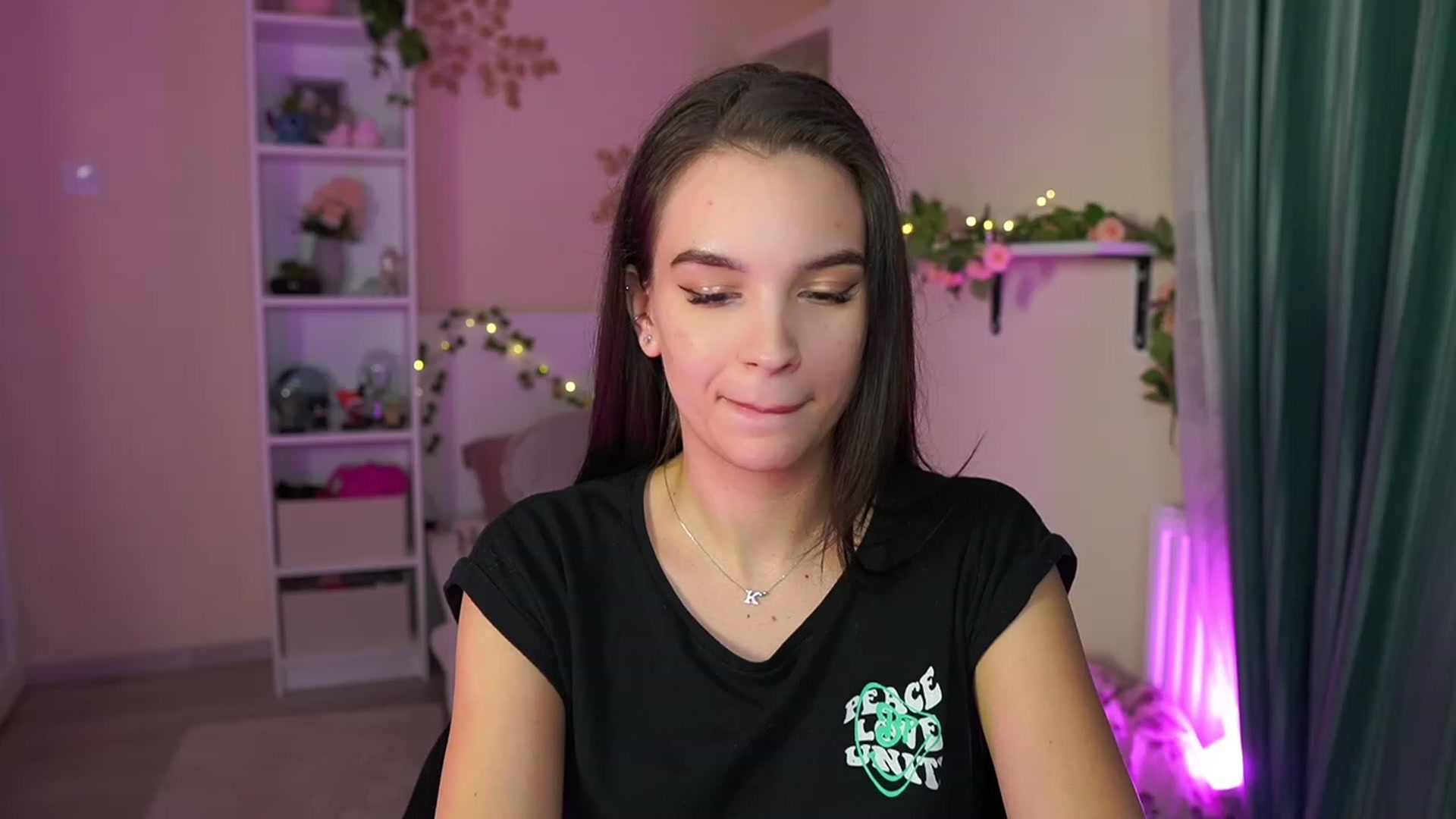 Gallery image thumbnail from Kylie_Quinn's myfreecams stream on, 10/25/2023, 17:10 image 10 of 20
