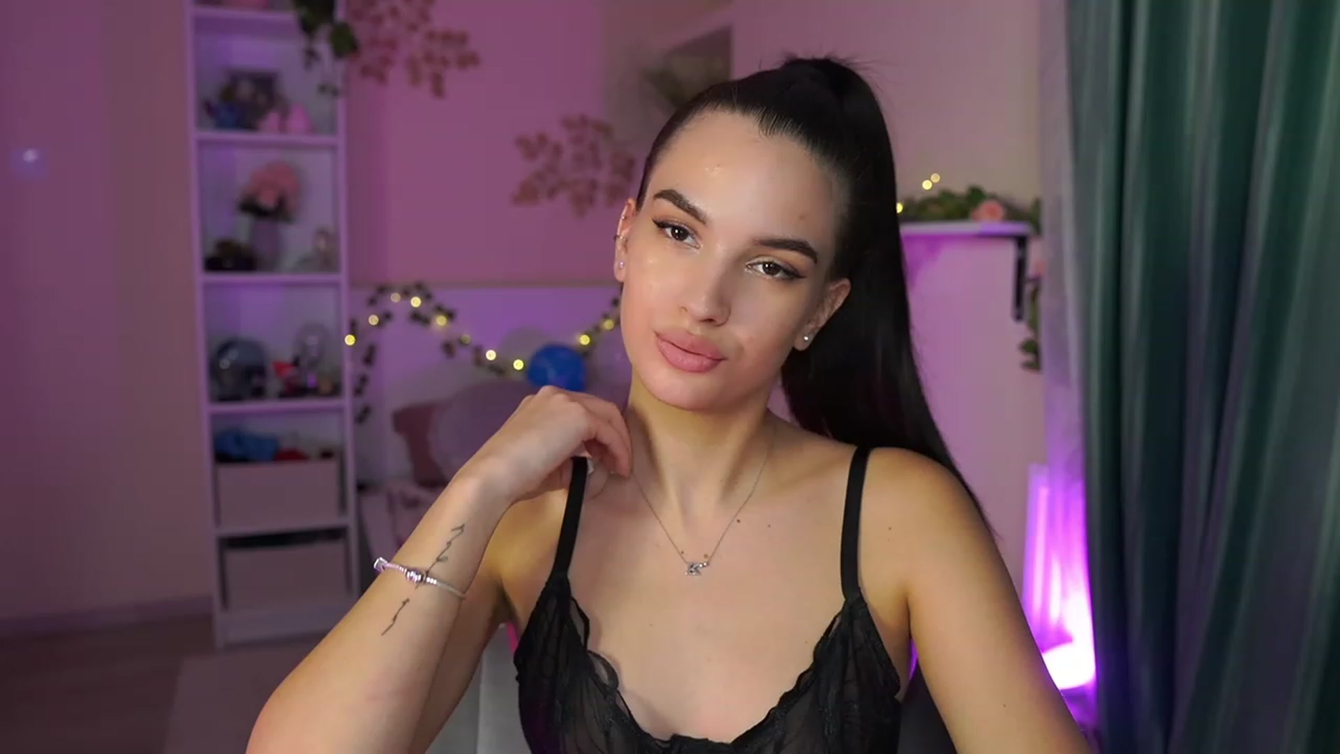 Gallery image thumbnail from Kylie_Quinn's myfreecams stream on, 10/26/2023, 20:13 image 20 of 20
