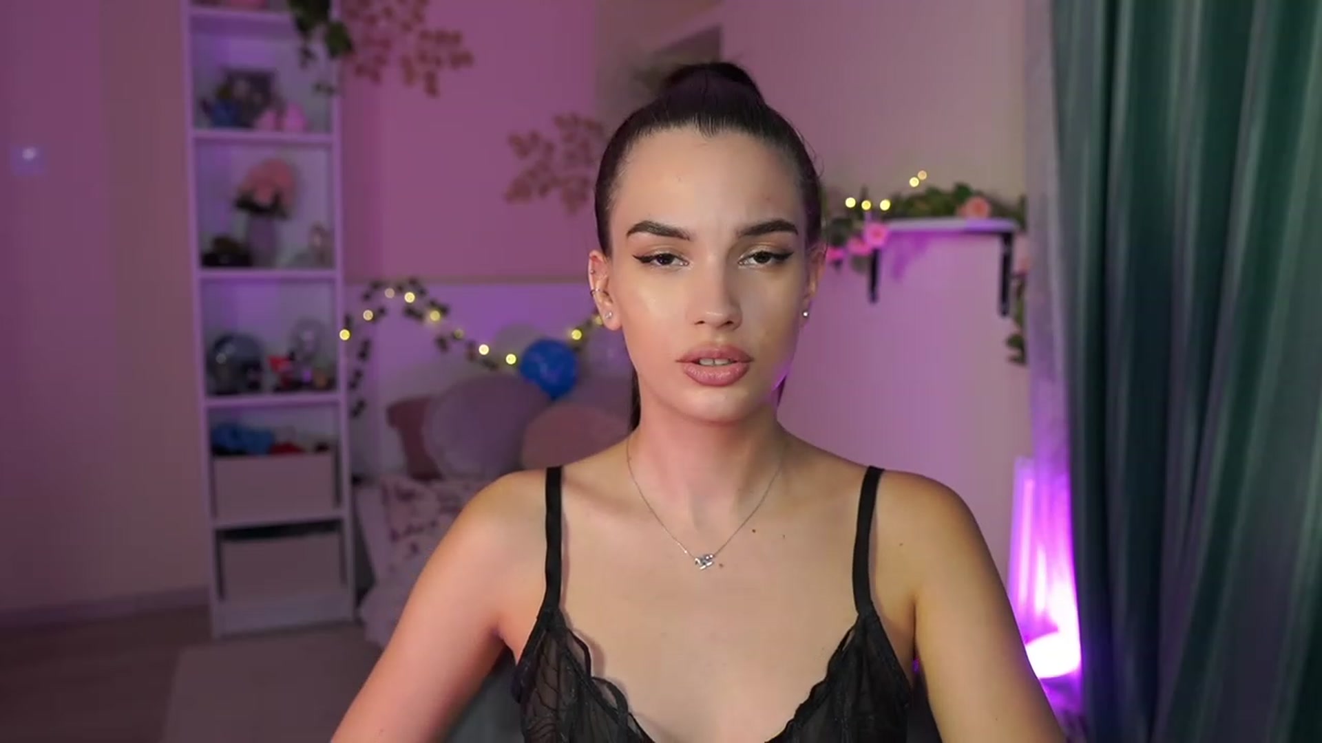 Gallery image thumbnail from Kylie_Quinn's myfreecams stream on, 10/26/2023, 20:13 image 8 of 20