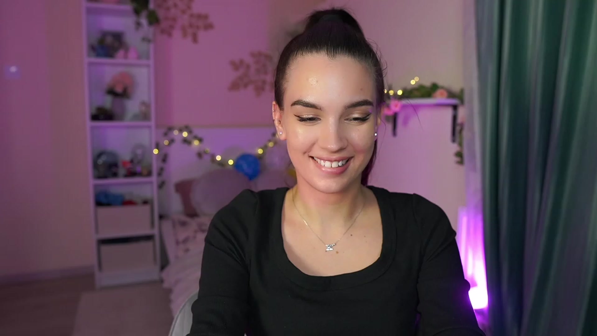 Gallery image thumbnail from Kylie_Quinn's myfreecams stream on, 10/26/2023, 21:41 image 18 of 20