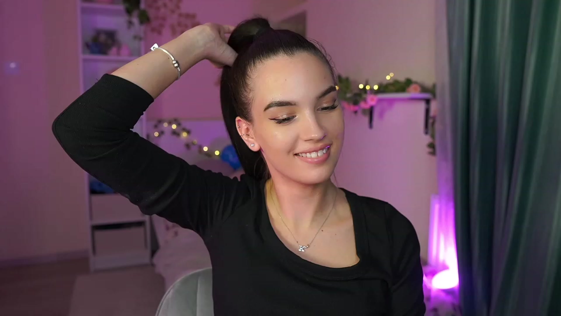 Gallery image thumbnail from Kylie_Quinn's myfreecams stream on, 10/26/2023, 21:41 image 1 of 20