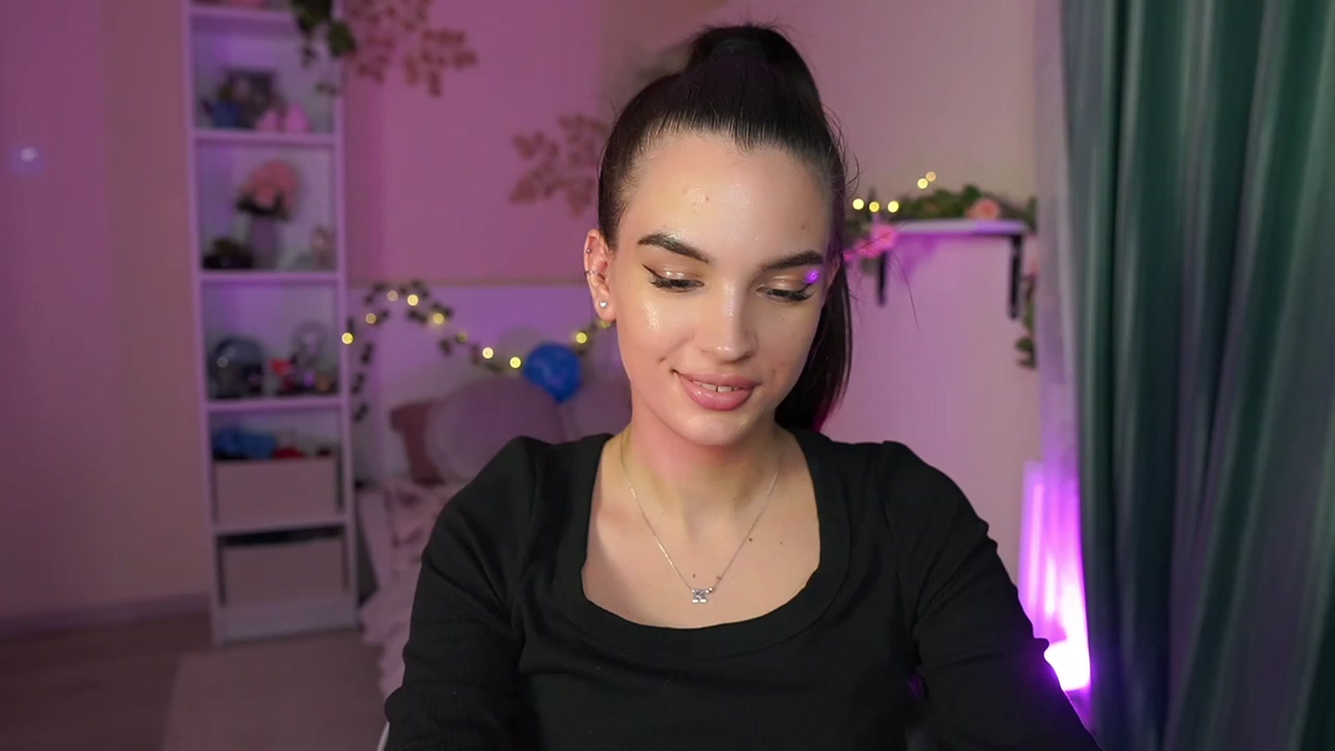 Gallery image thumbnail from Kylie_Quinn's myfreecams stream on, 10/26/2023, 21:41 image 14 of 20