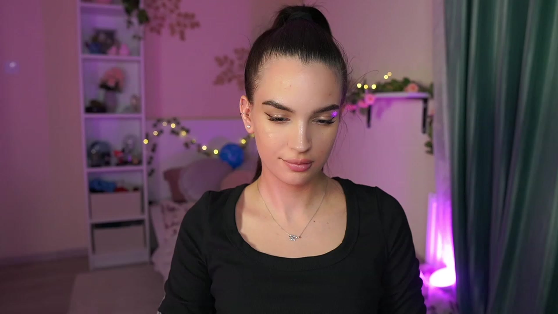 Gallery image thumbnail from Kylie_Quinn's myfreecams stream on, 10/26/2023, 21:41 image 3 of 20