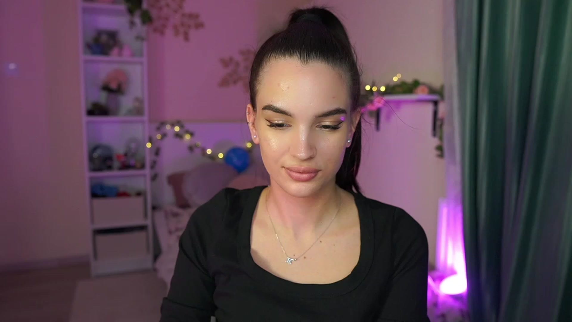 Gallery image thumbnail from Kylie_Quinn's myfreecams stream on, 10/26/2023, 21:41 image 12 of 20