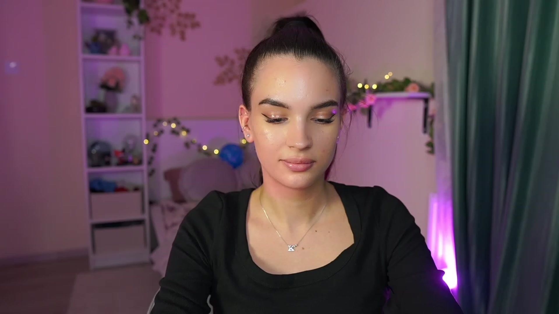 Gallery image thumbnail from Kylie_Quinn's myfreecams stream on, 10/26/2023, 23:06 image 11 of 20
