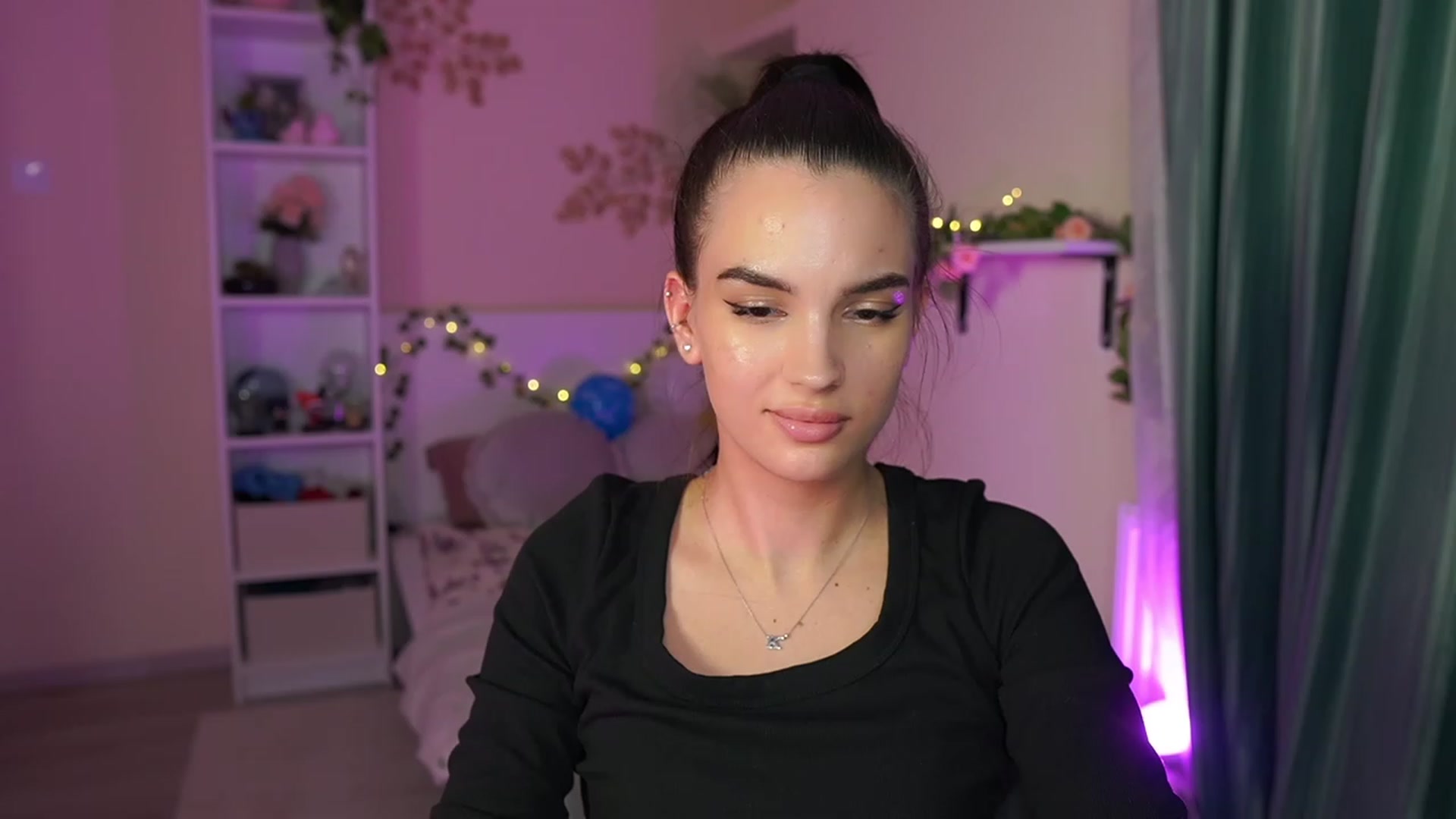 Gallery image thumbnail from Kylie_Quinn's myfreecams stream on, 10/26/2023, 23:06 image 18 of 20