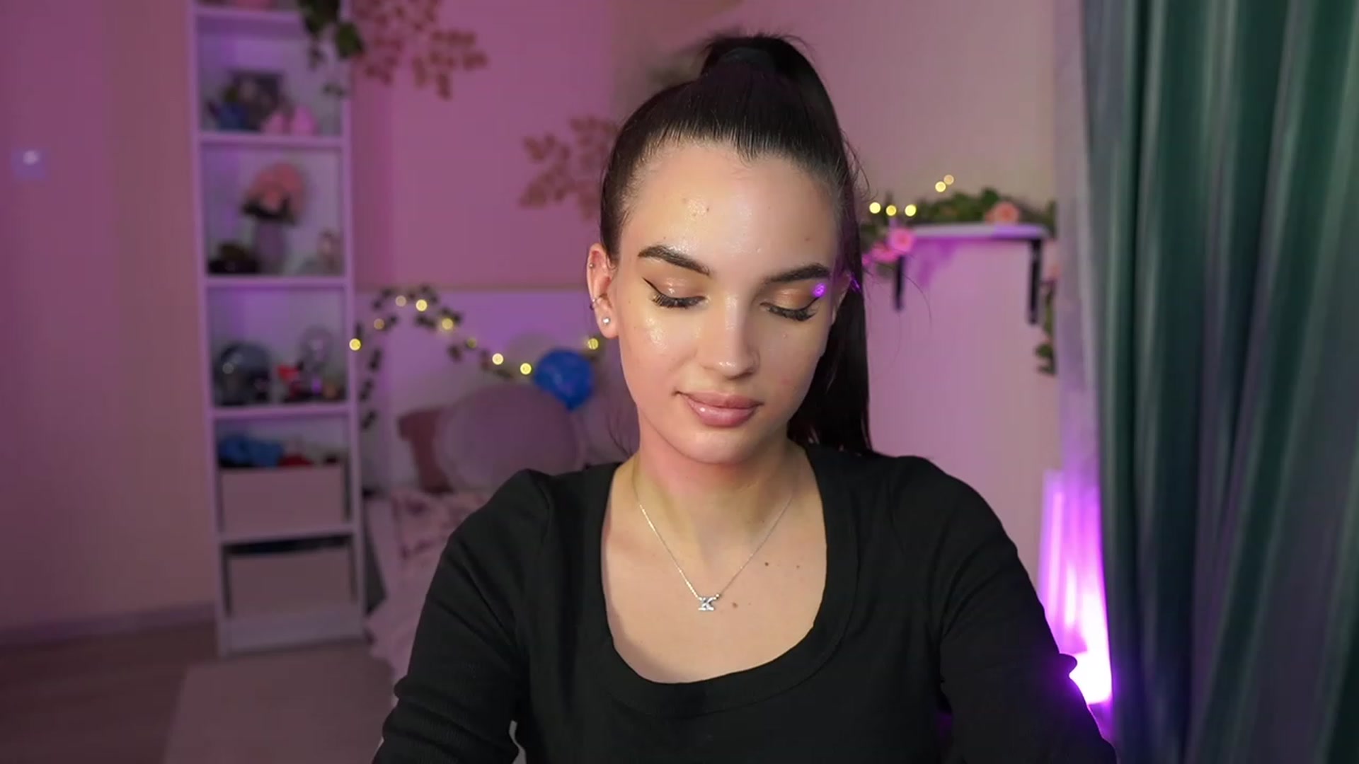 Gallery image thumbnail from Kylie_Quinn's myfreecams stream on, 10/26/2023, 23:06 image 12 of 20