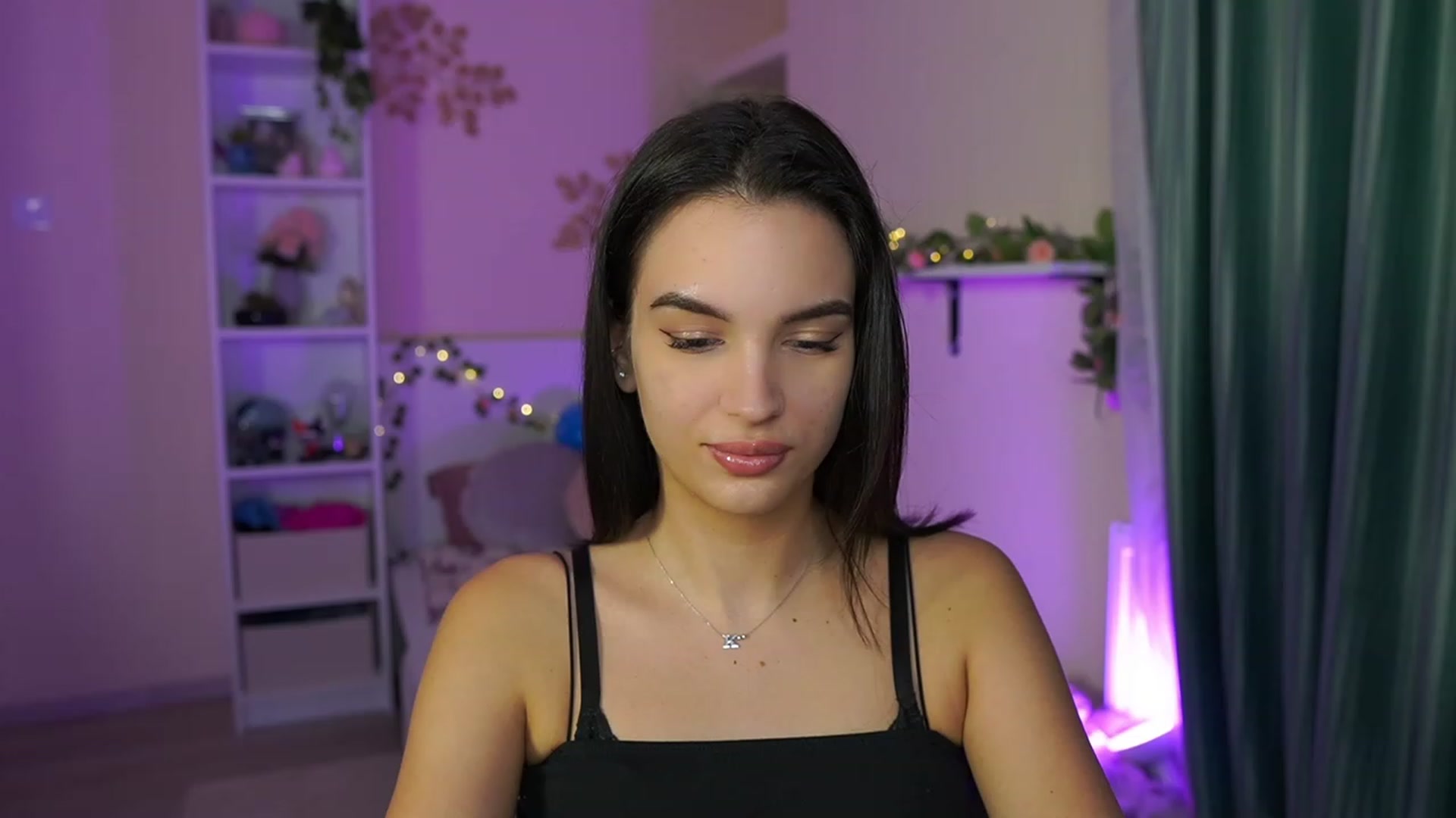 Gallery image thumbnail from Kylie_Quinn's myfreecams stream on, 10/31/2023, 19:37 image 6 of 20