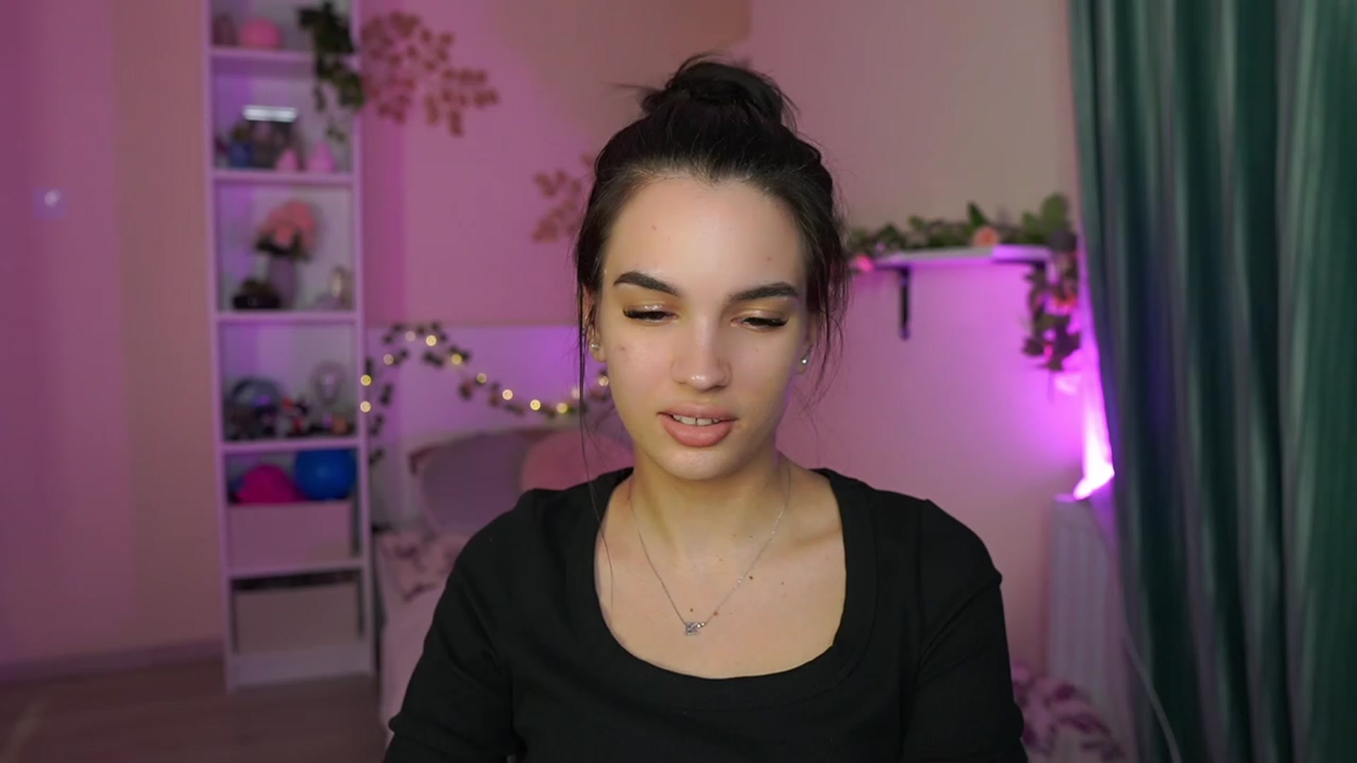 Gallery image thumbnail from Kylie_Quinn's myfreecams stream on, 11/08/2023, 20:22 image 13 of 20