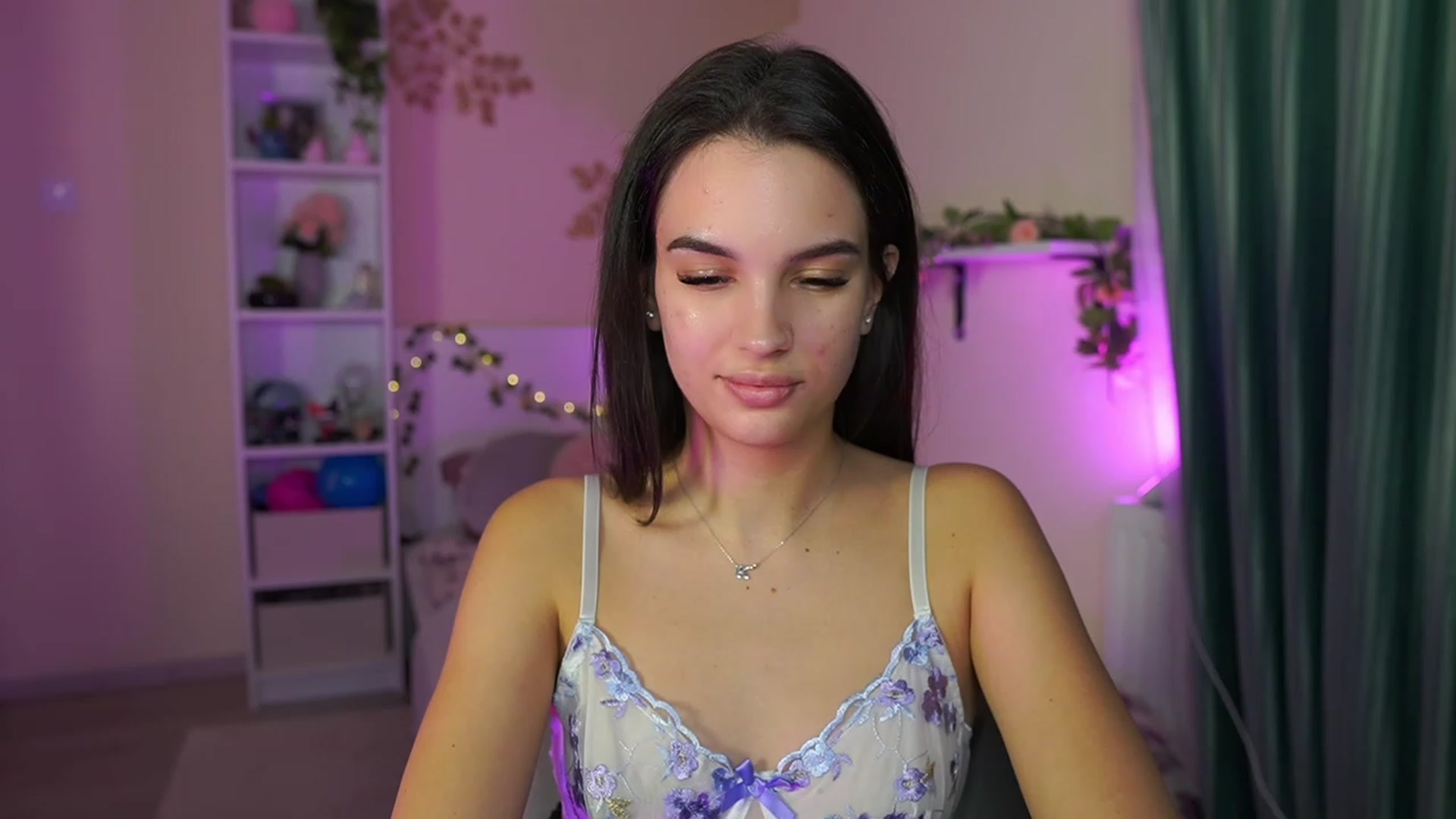 Gallery image thumbnail from Kylie_Quinn's myfreecams stream on, 11/09/2023, 21:35 image 2 of 20
