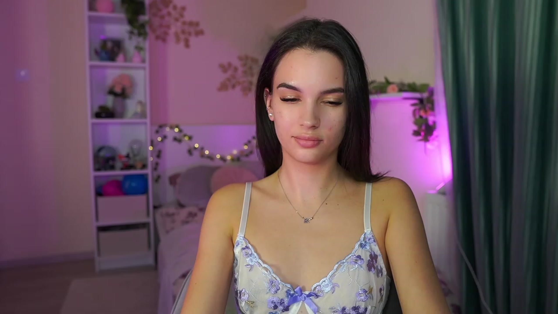 Gallery image thumbnail from Kylie_Quinn's myfreecams stream on, 11/09/2023, 21:35 image 18 of 20