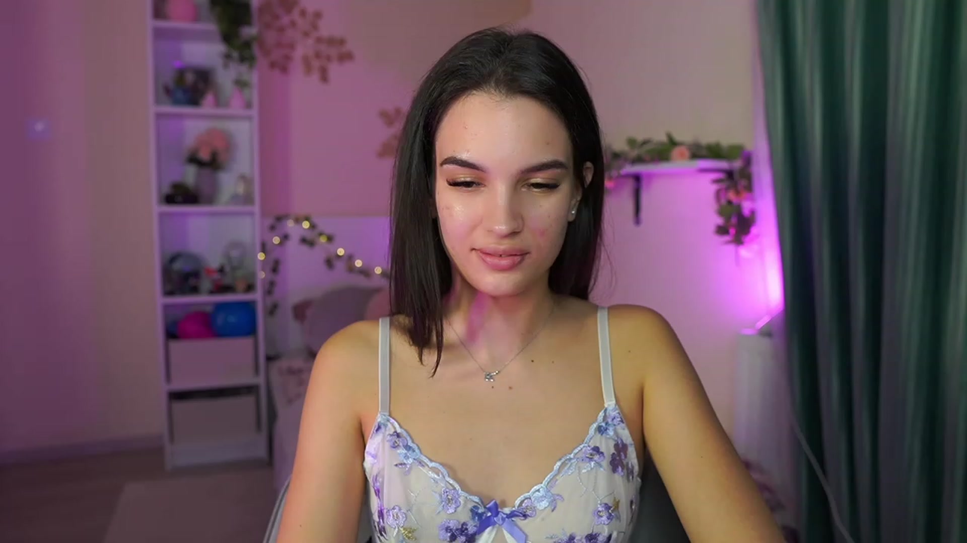 Gallery image thumbnail from Kylie_Quinn's myfreecams stream on, 11/09/2023, 21:35 image 3 of 20