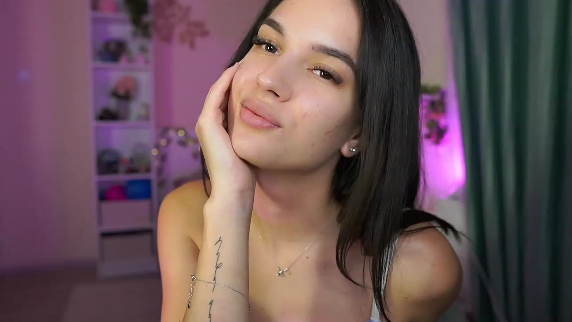 Gallery image thumbnail from Kylie_Quinn's myfreecams stream on, 11/09/2023, 22:46 image 8 of 20