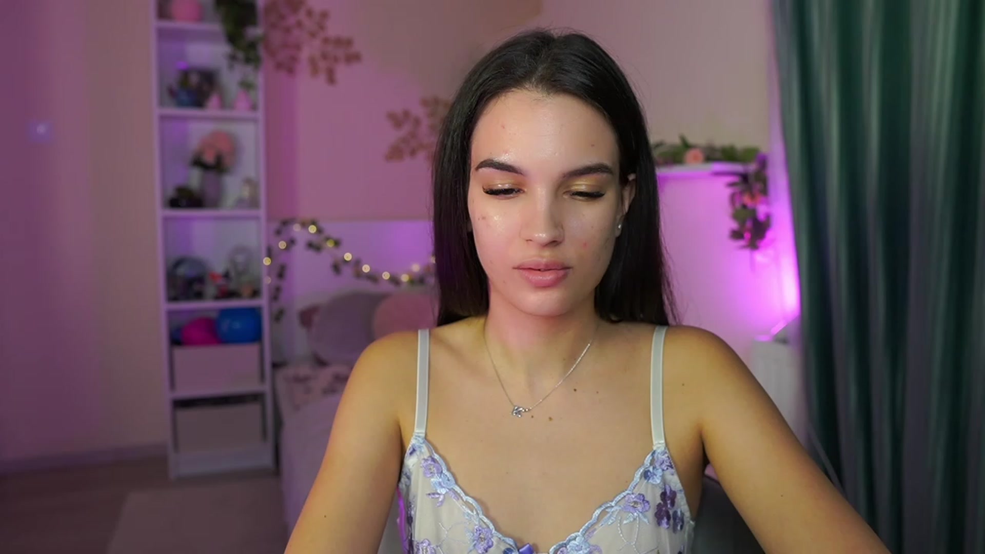 Gallery image thumbnail from Kylie_Quinn's myfreecams stream on, 11/09/2023, 22:46 image 9 of 20