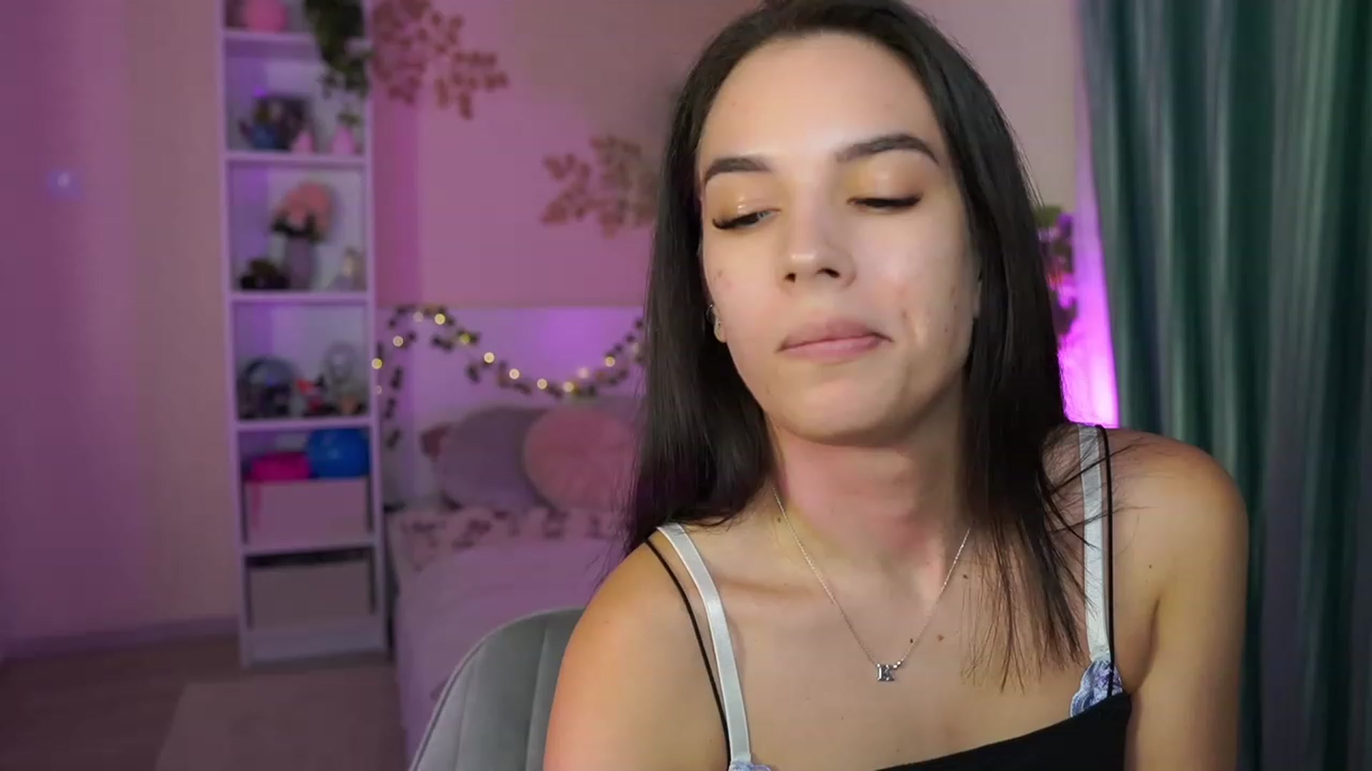 Gallery image thumbnail from Kylie_Quinn's myfreecams stream on, 11/09/2023, 22:46 image 14 of 20