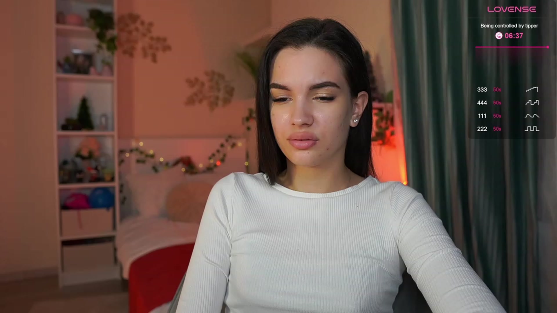 Gallery image thumbnail from Kylie_Quinn's myfreecams stream on, 12/03/2023, 24:40 image 14 of 20