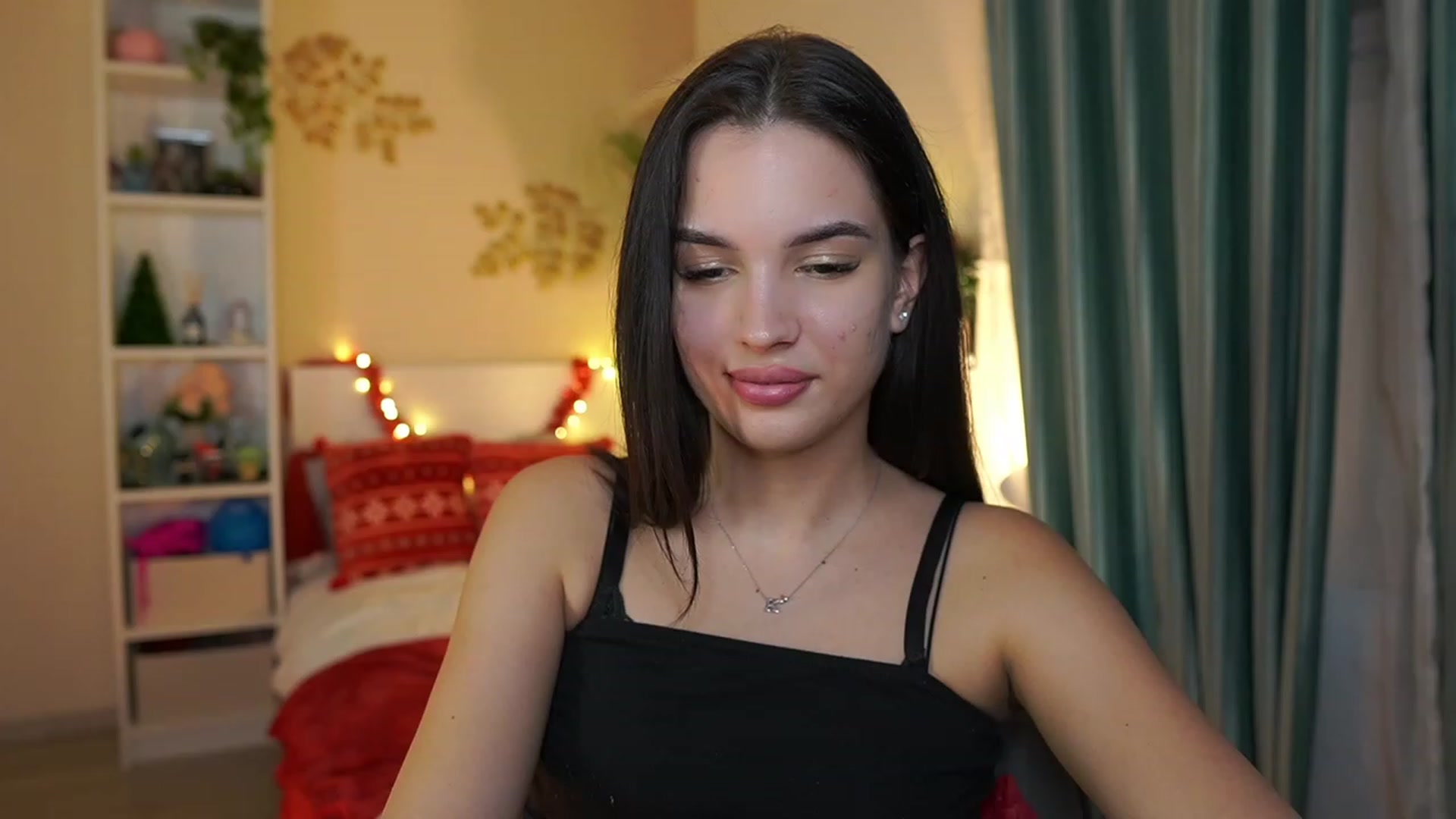 Gallery image thumbnail from Kylie_Quinn's myfreecams stream on, 12/18/2023, 24:06 image 10 of 20