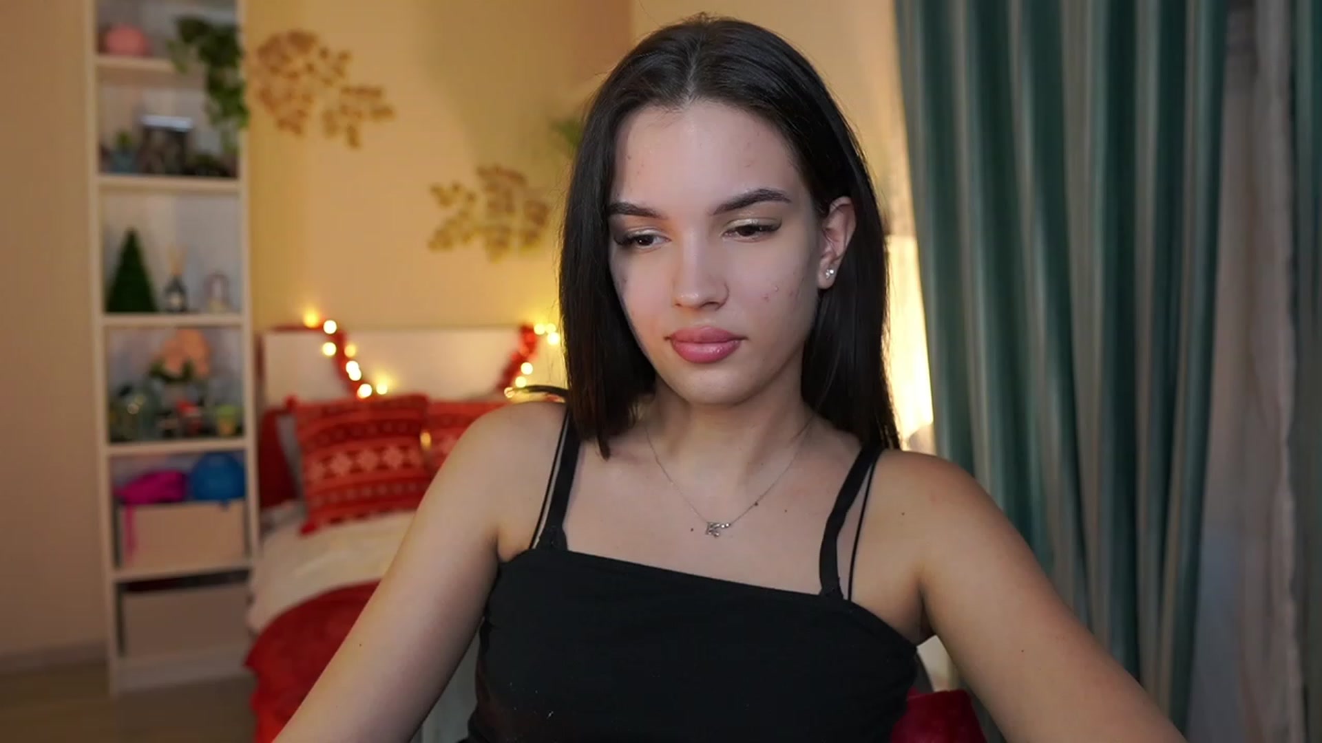 Gallery image thumbnail from Kylie_Quinn's myfreecams stream on, 12/18/2023, 24:06 image 6 of 20