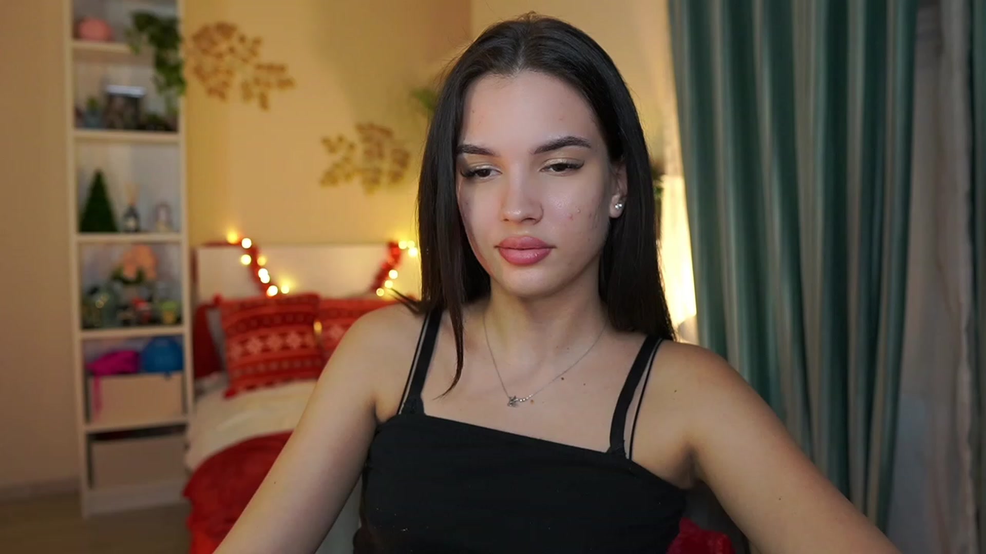 Gallery image thumbnail from Kylie_Quinn's myfreecams stream on, 12/18/2023, 24:06 image 4 of 20