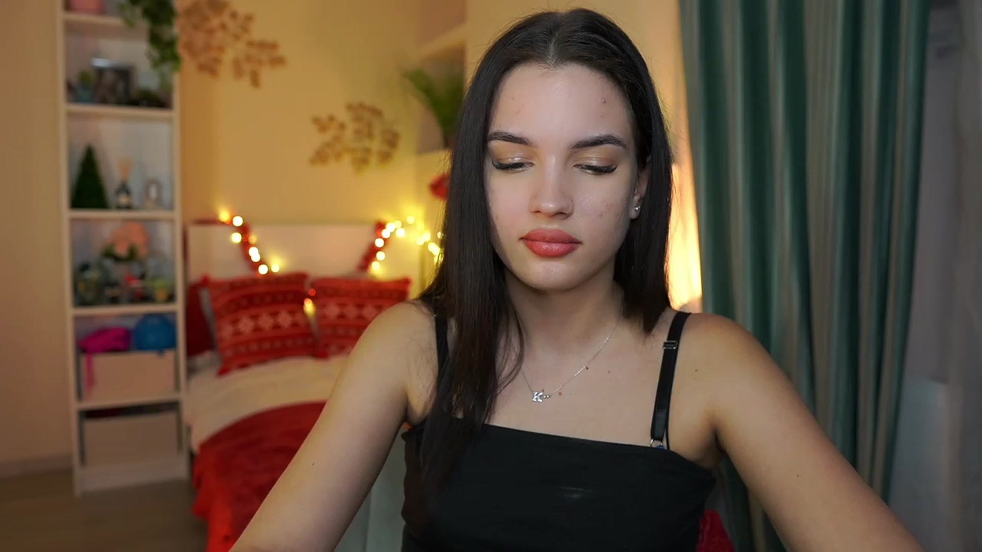 Gallery image thumbnail from Kylie_Quinn's myfreecams stream on, 12/19/2023, 23:34 image 2 of 20