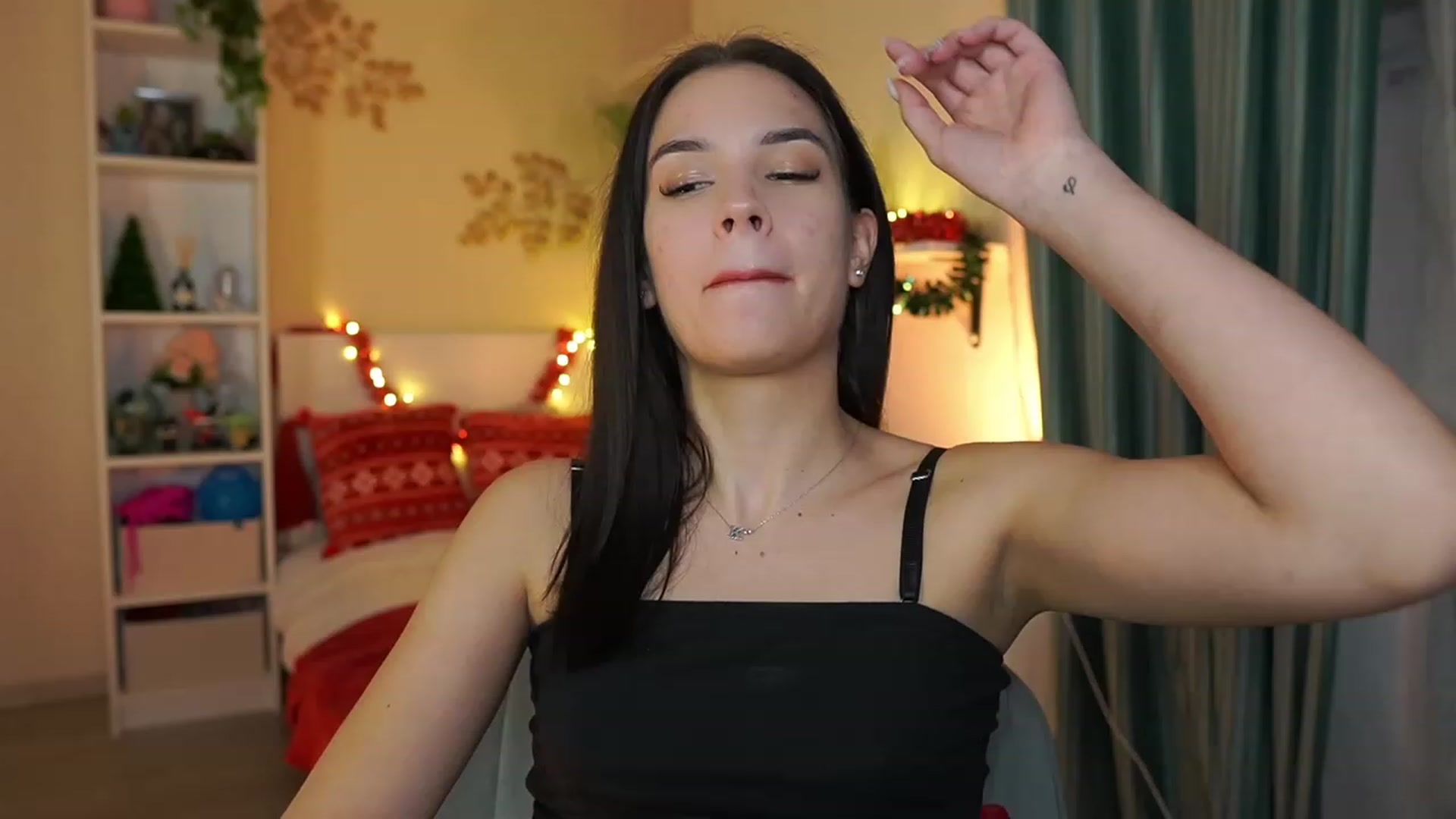 Gallery image thumbnail from Kylie_Quinn's myfreecams stream on, 12/19/2023, 23:34 image 19 of 20