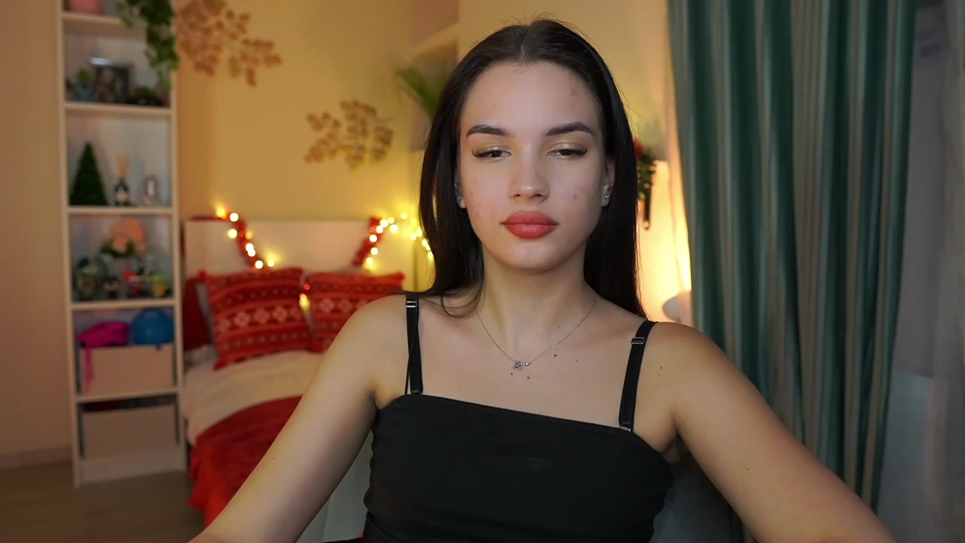 Gallery image thumbnail from Kylie_Quinn's myfreecams stream on, 12/20/2023, 24:01 image 13 of 20