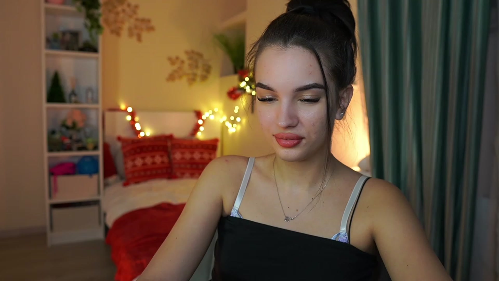 Gallery image thumbnail from Kylie_Quinn's myfreecams stream on, 12/22/2023, 20:04 image 16 of 20