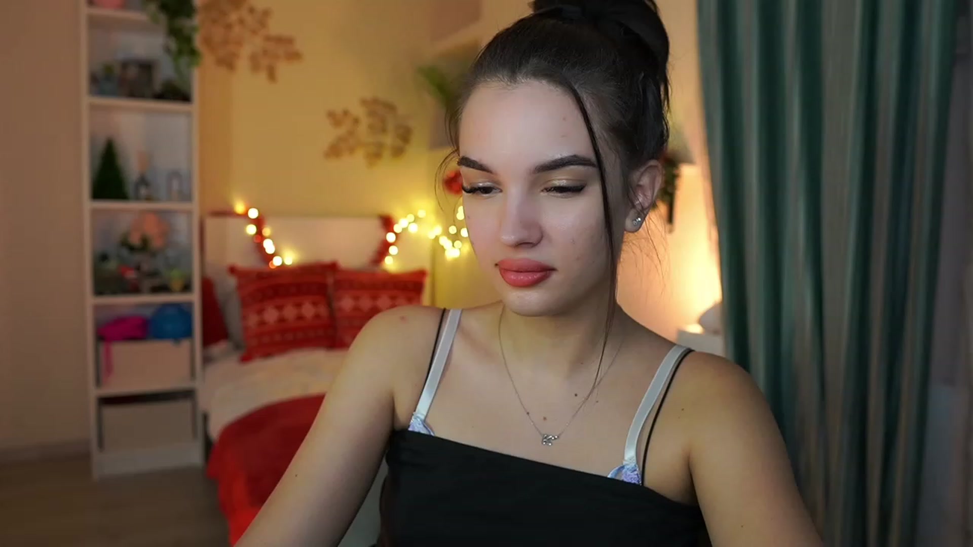 Gallery image thumbnail from Kylie_Quinn's myfreecams stream on, 12/22/2023, 20:04 image 9 of 20