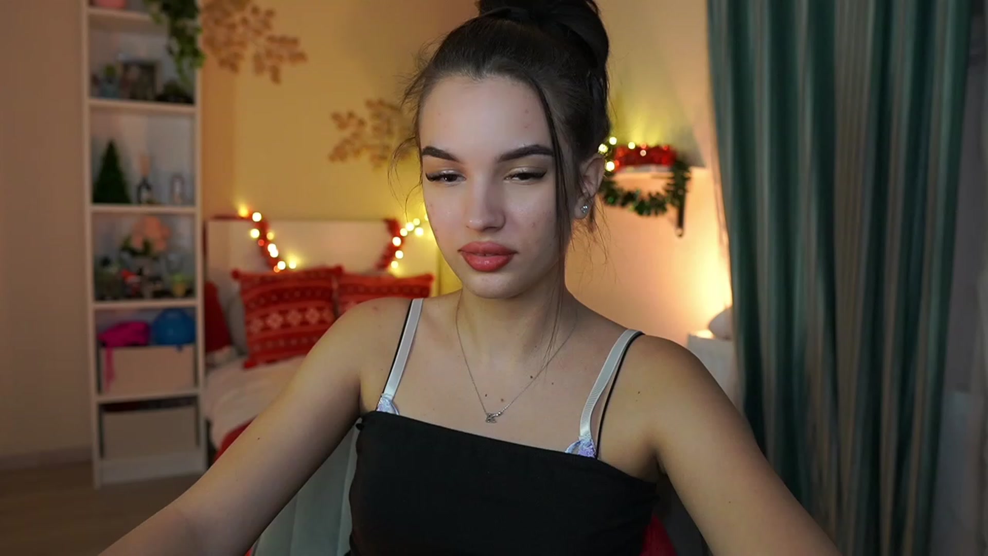 Gallery image thumbnail from Kylie_Quinn's myfreecams stream on, 12/22/2023, 20:04 image 5 of 20