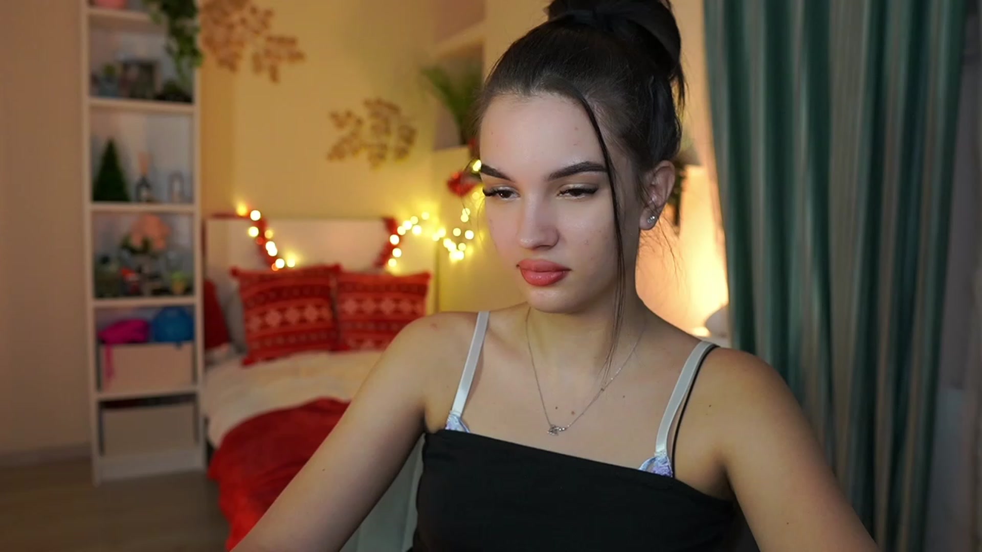 Gallery image thumbnail from Kylie_Quinn's myfreecams stream on, 12/22/2023, 20:04 image 15 of 20